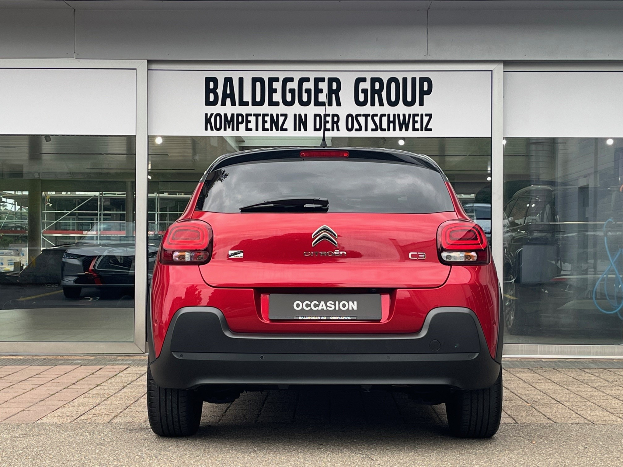 listing desktop thumbnail image 3