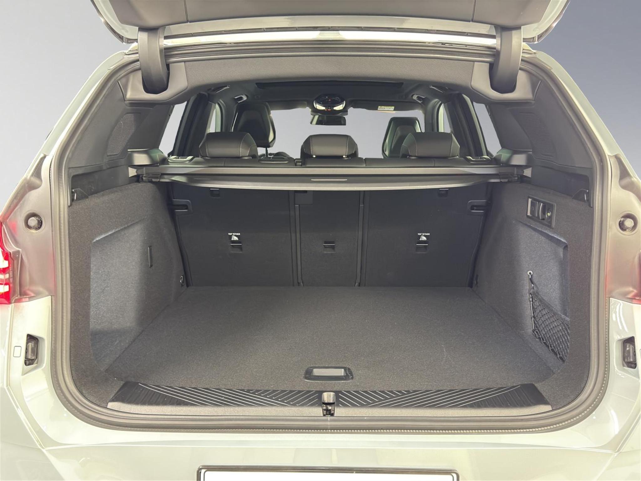 listing desktop thumbnail image 9