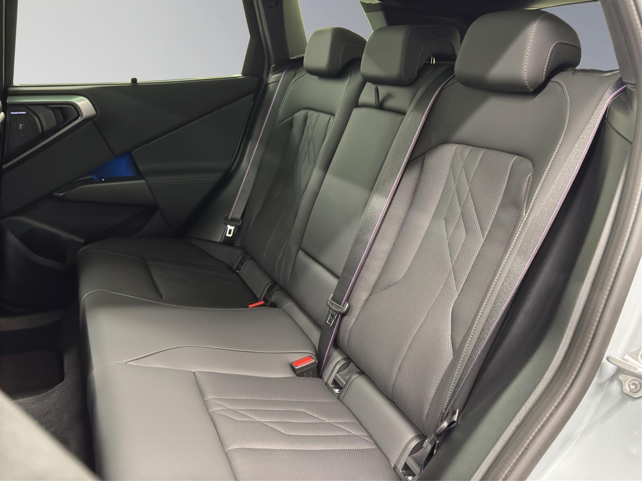 listing desktop thumbnail image 11