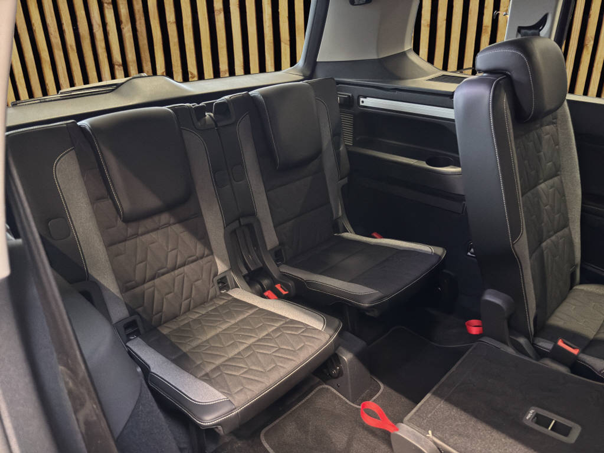 listing desktop thumbnail image 6