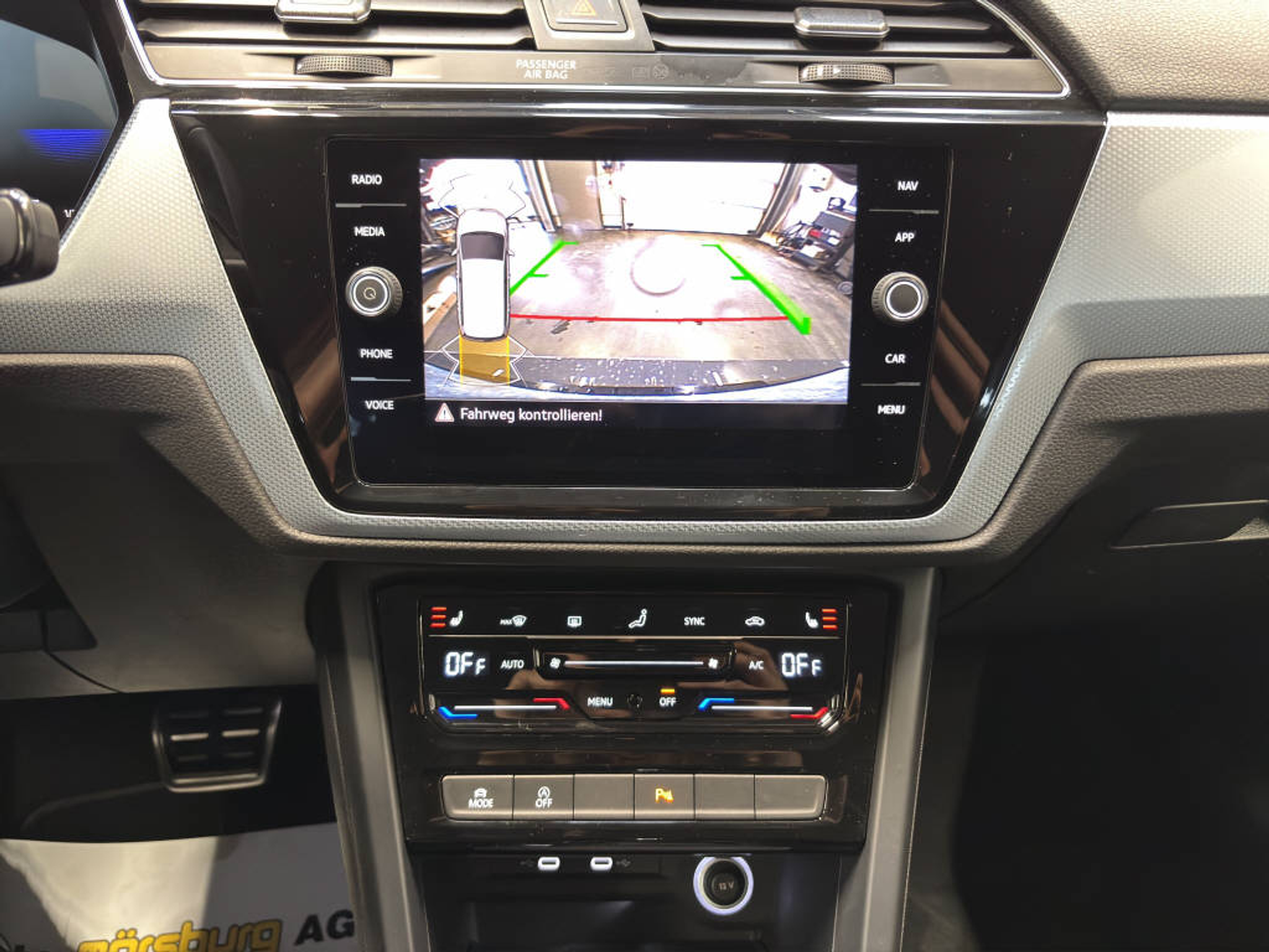 listing desktop thumbnail image 10