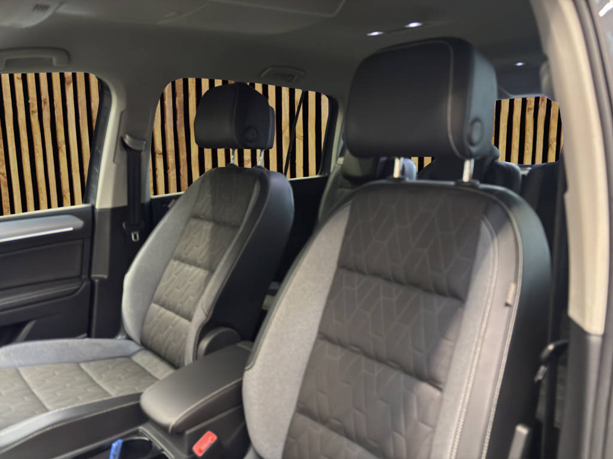 listing desktop thumbnail image 12