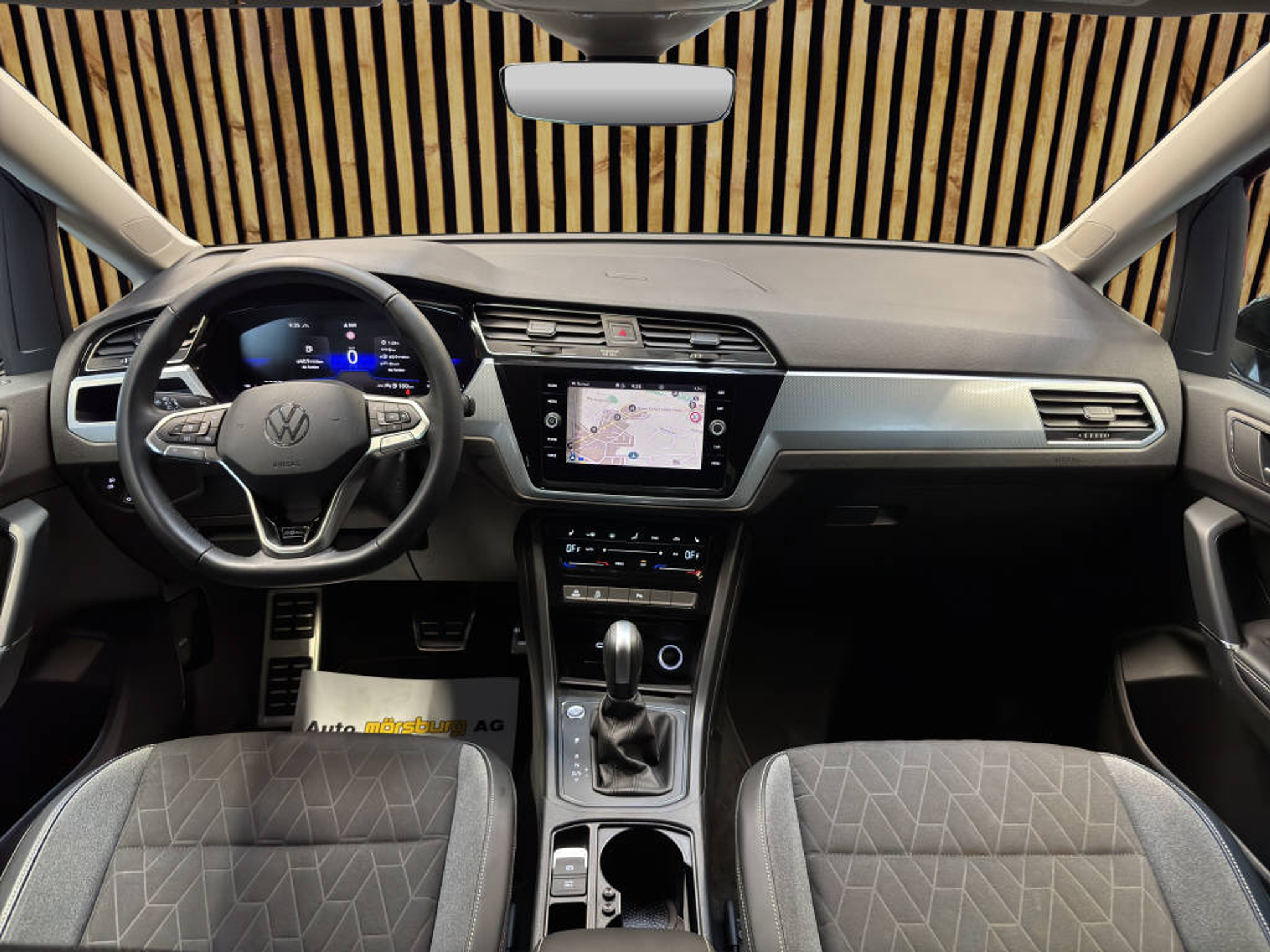 listing desktop thumbnail image 7