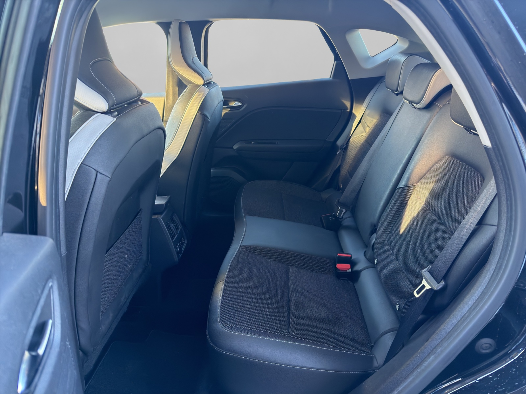 listing desktop thumbnail image 7