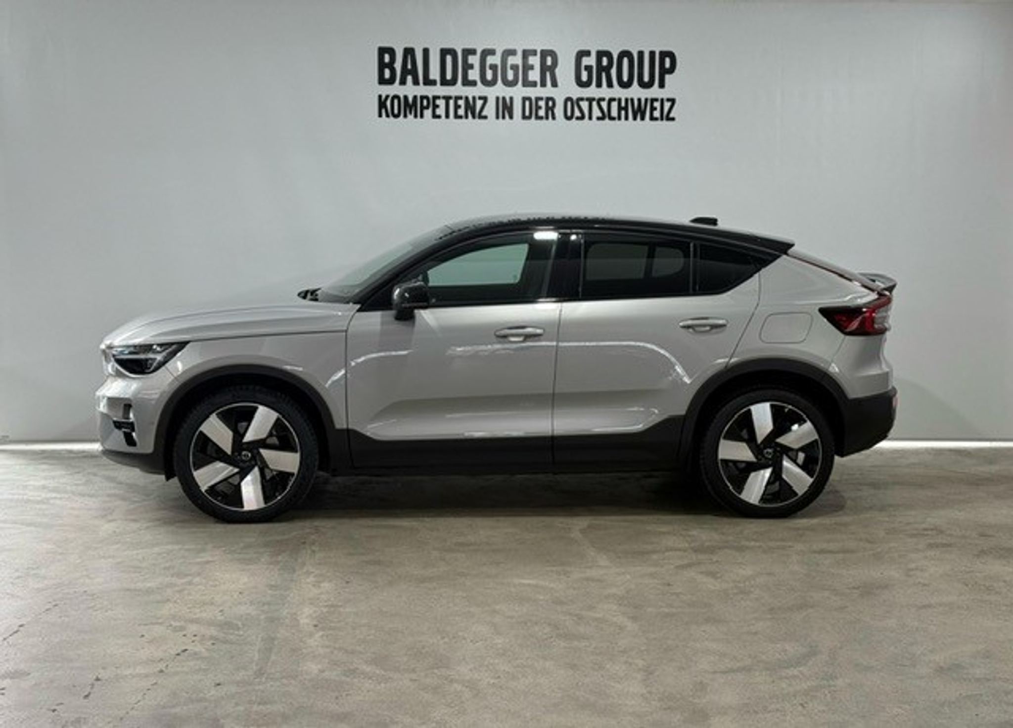 listing desktop thumbnail image 1