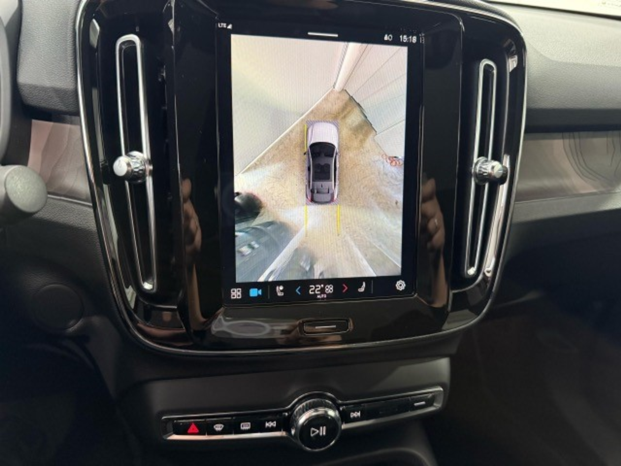 listing desktop thumbnail image 8