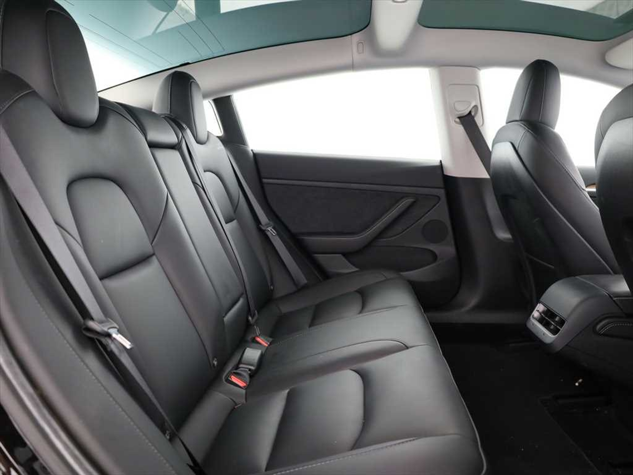 listing desktop thumbnail image 9