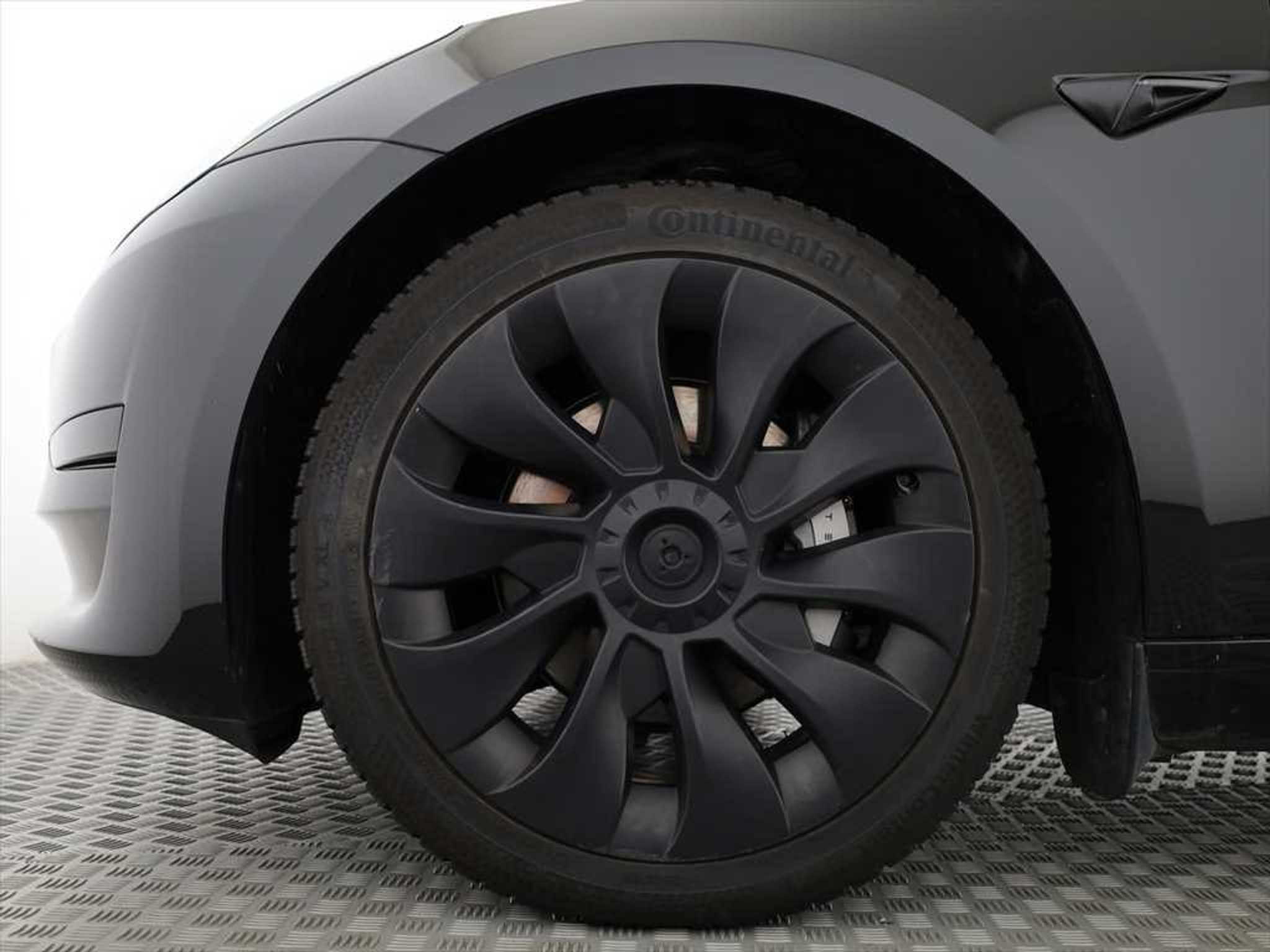 listing desktop thumbnail image 4