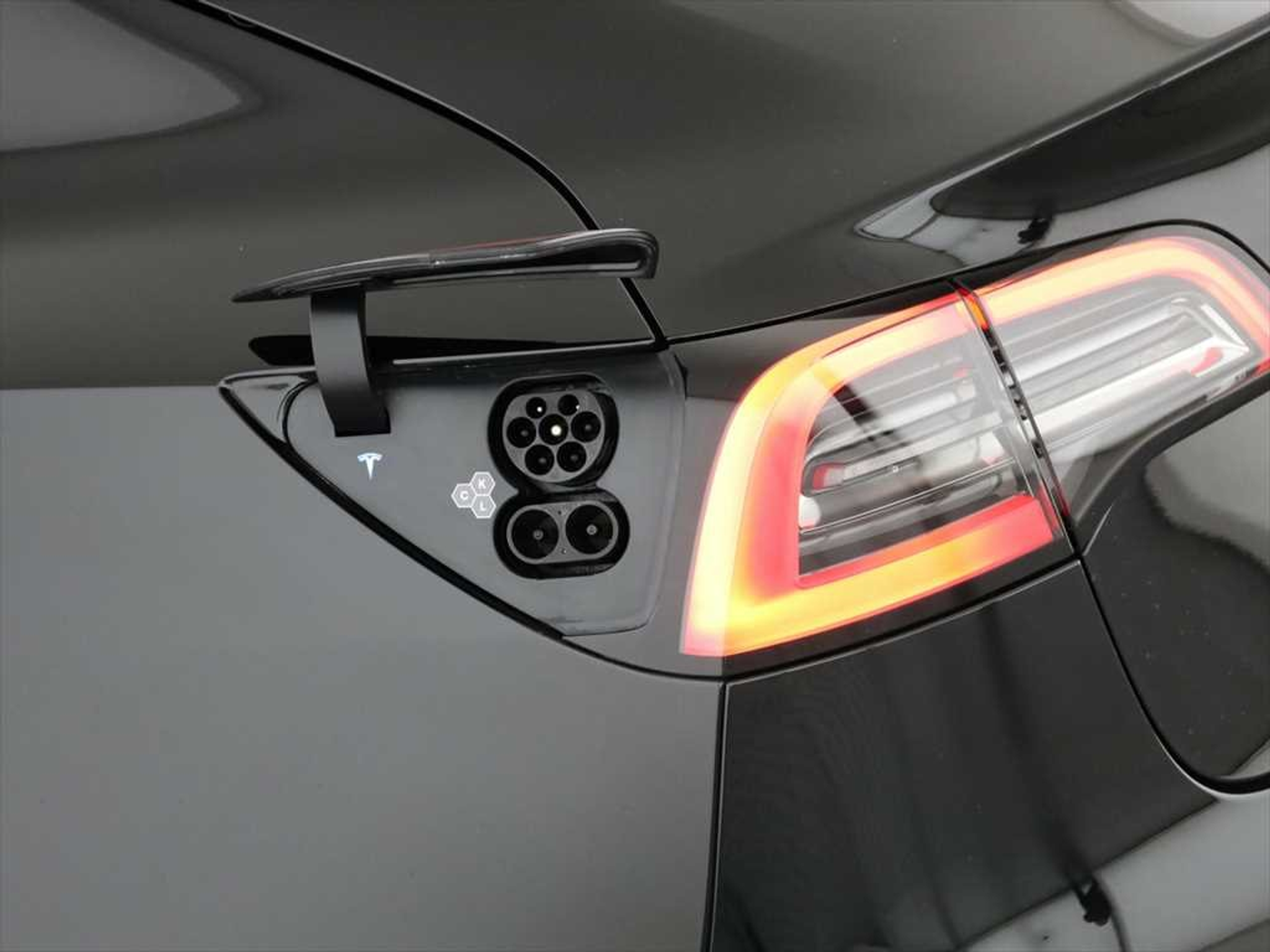 listing desktop thumbnail image 12