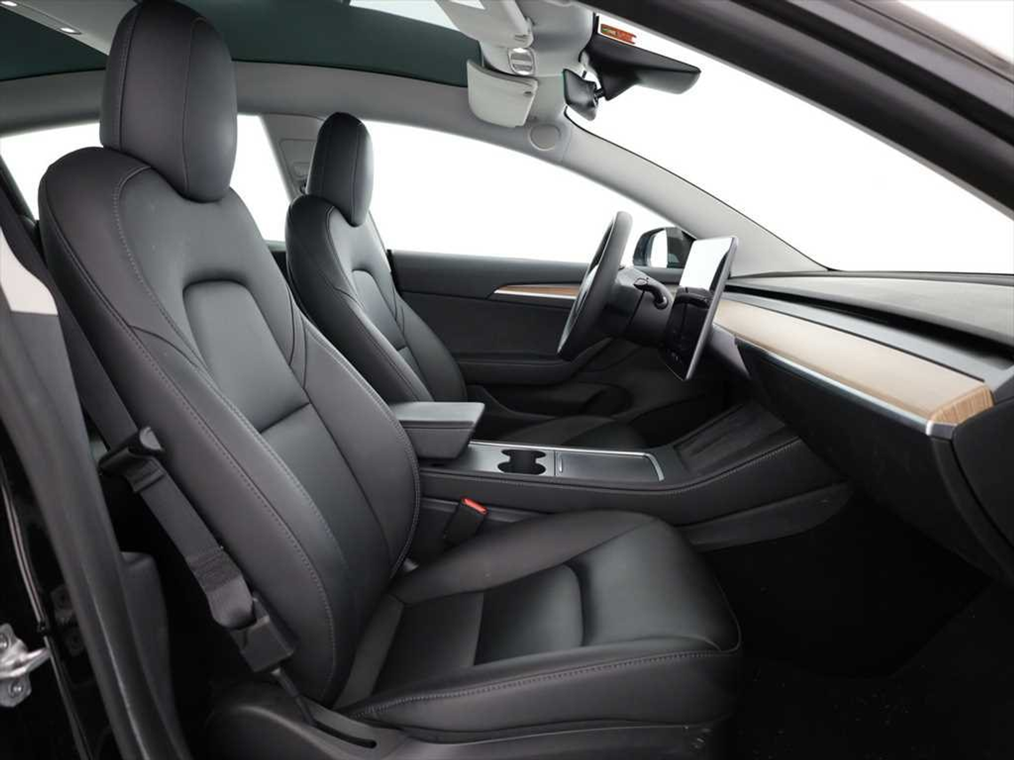 listing desktop thumbnail image 8