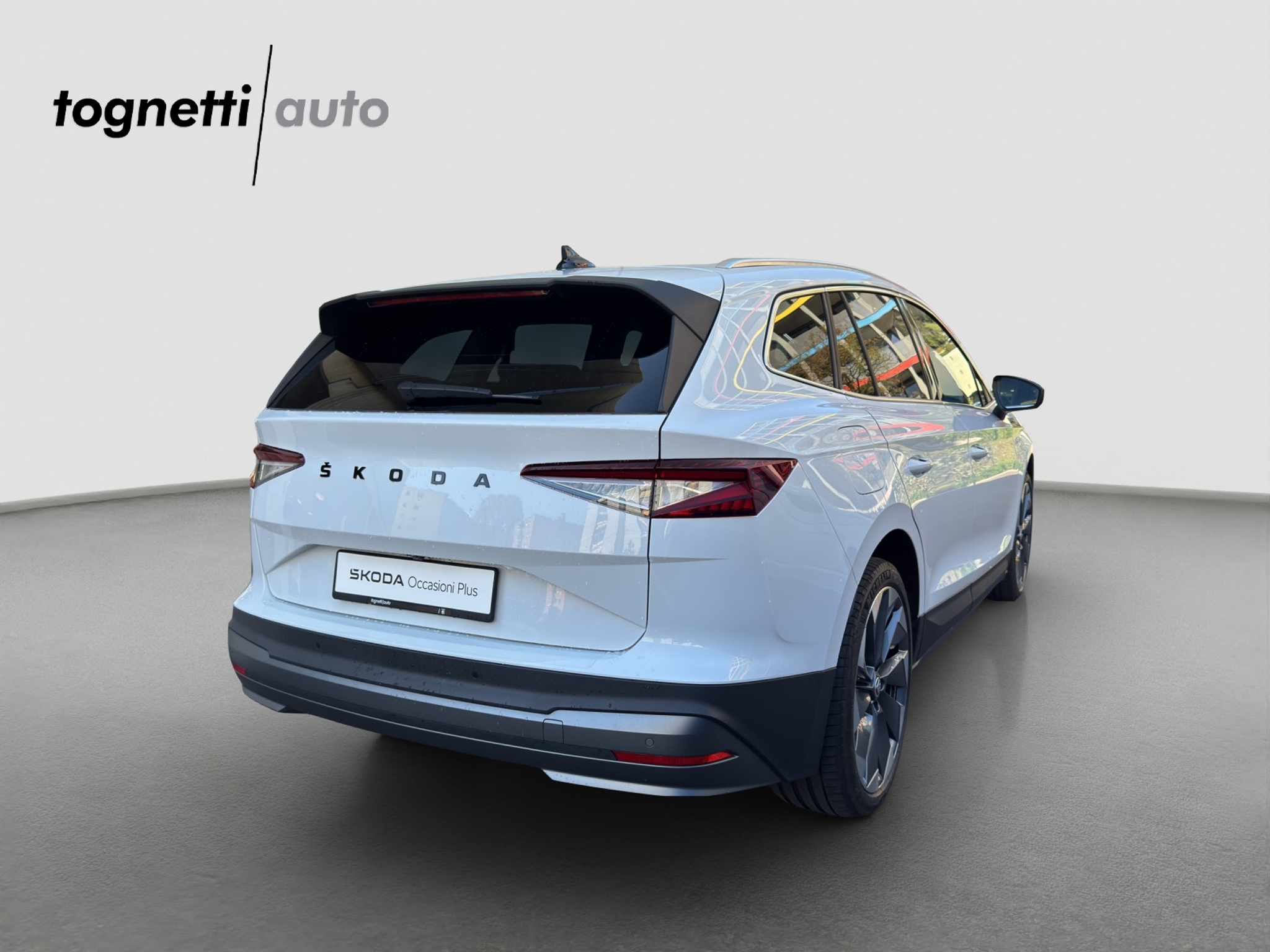 listing desktop thumbnail image 3