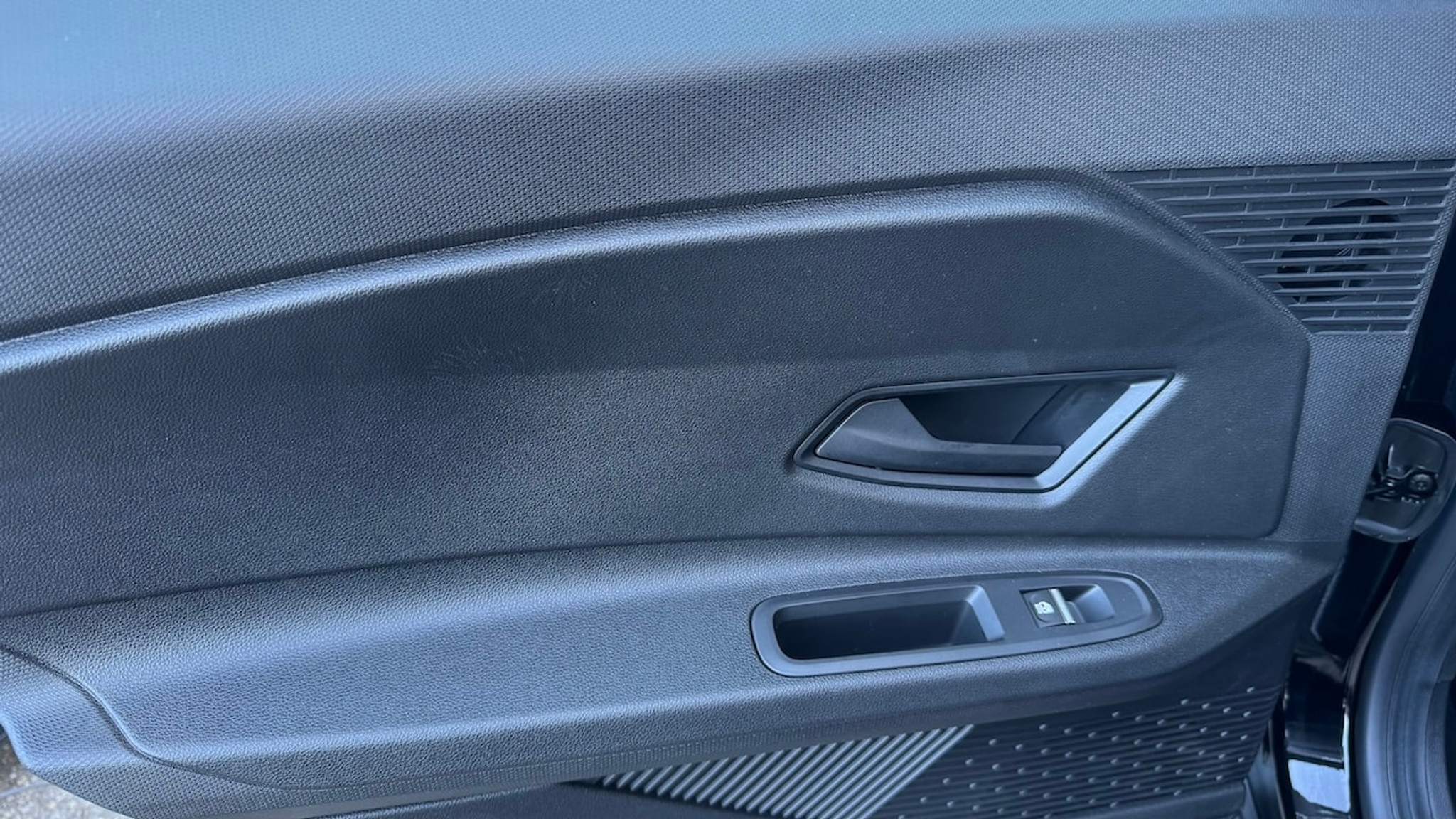 listing desktop thumbnail image 22