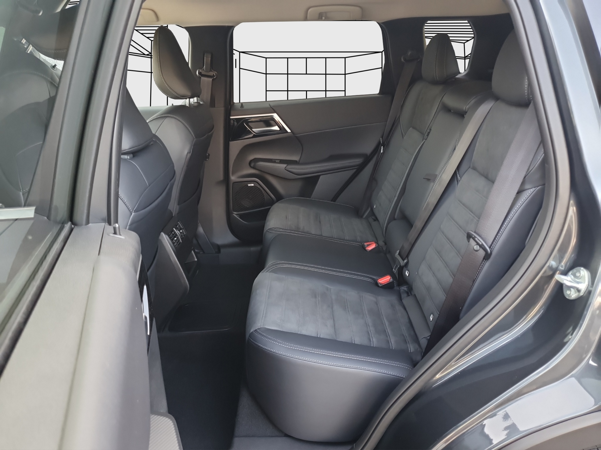 listing desktop thumbnail image 11