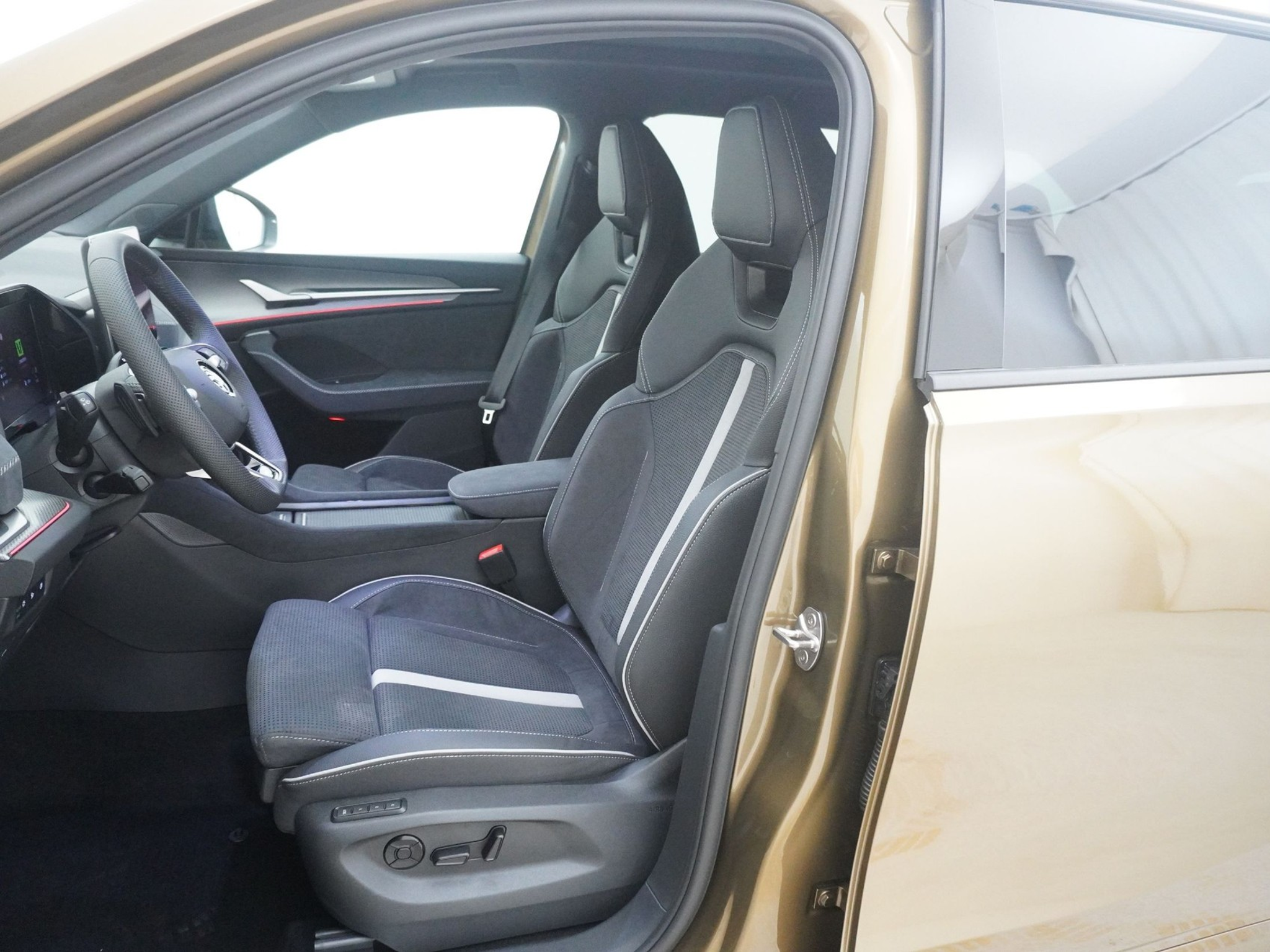 listing desktop thumbnail image 12