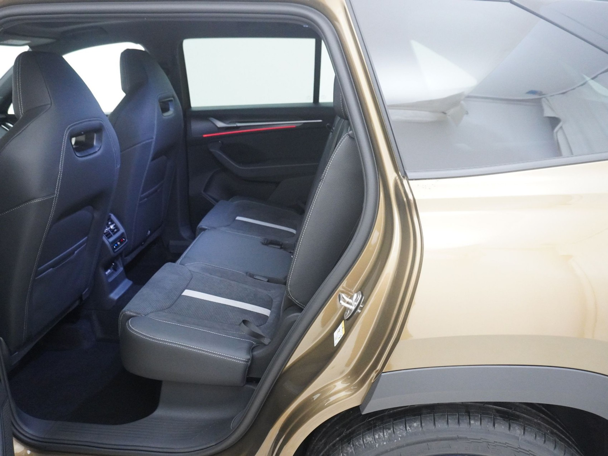 listing desktop thumbnail image 14