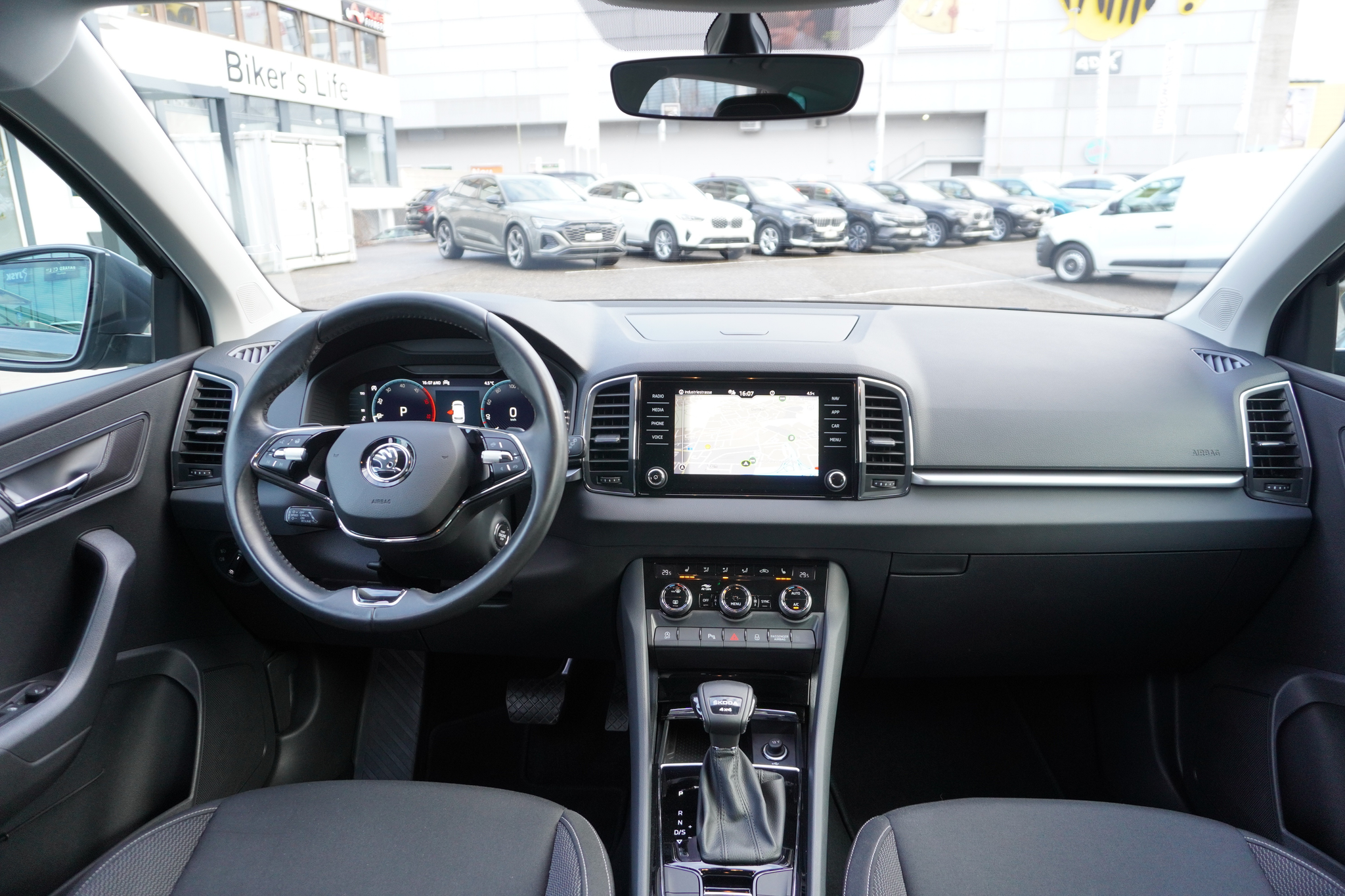 listing desktop thumbnail image 13