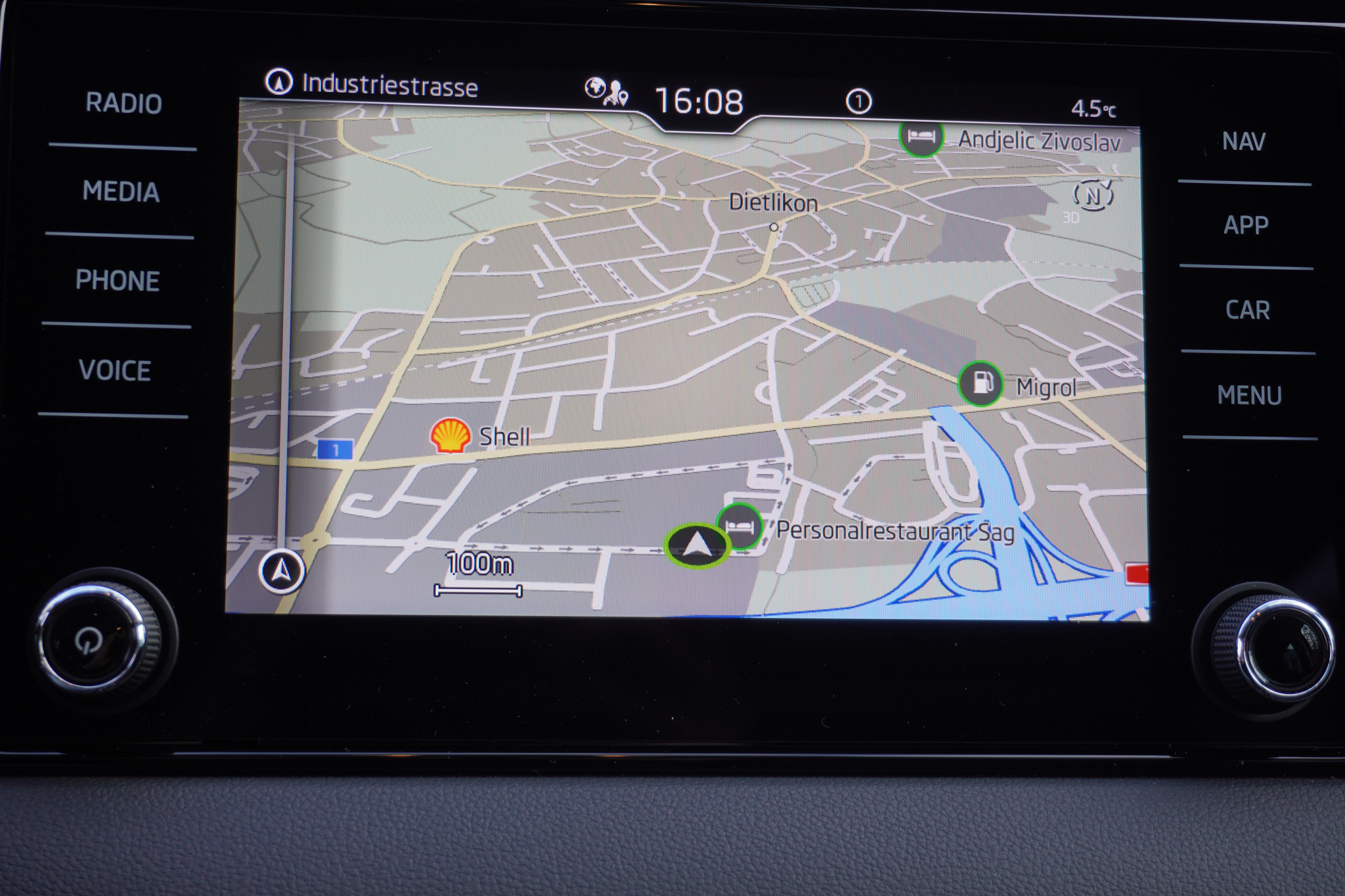 listing desktop thumbnail image 17