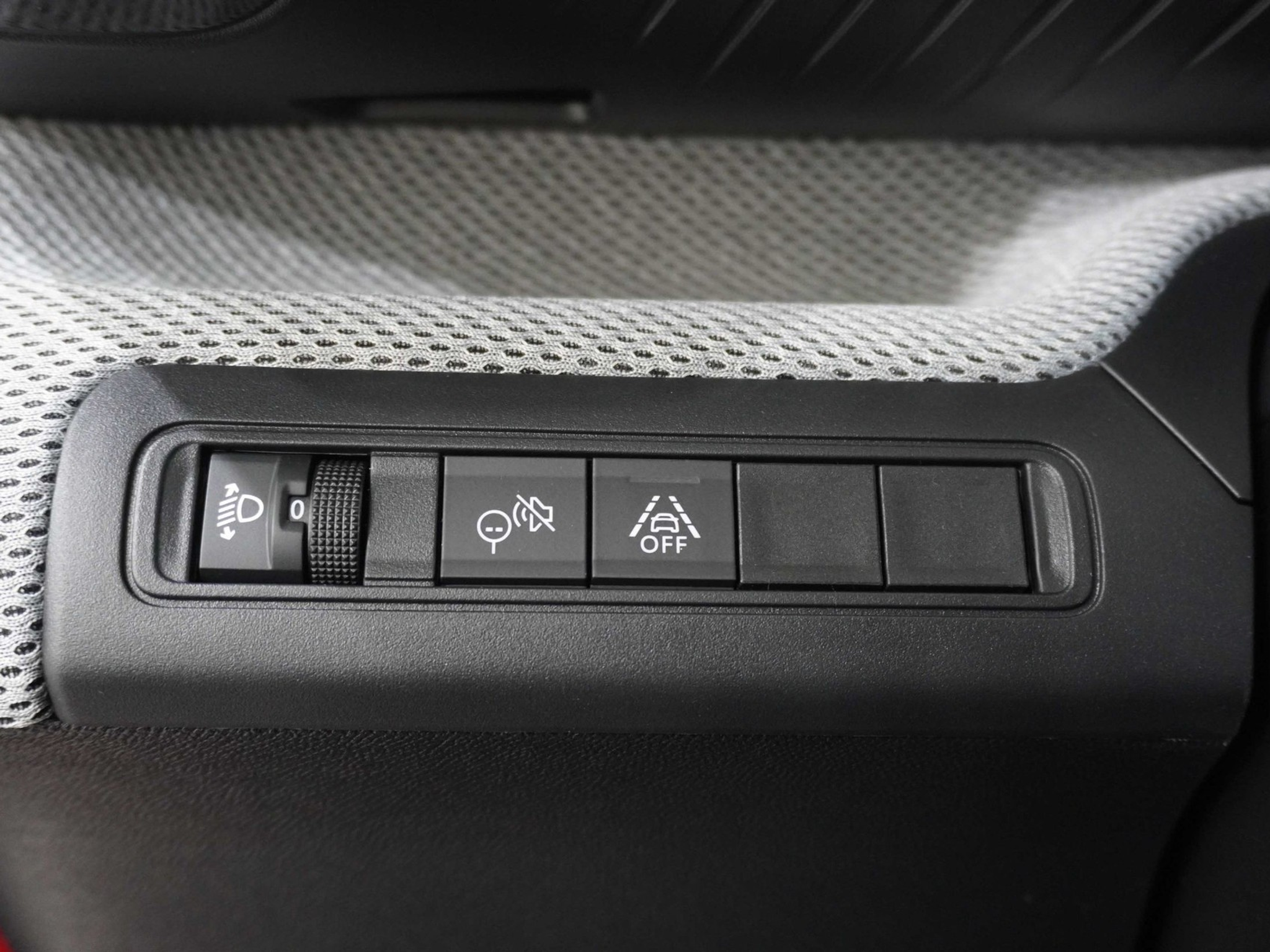 listing desktop thumbnail image 15