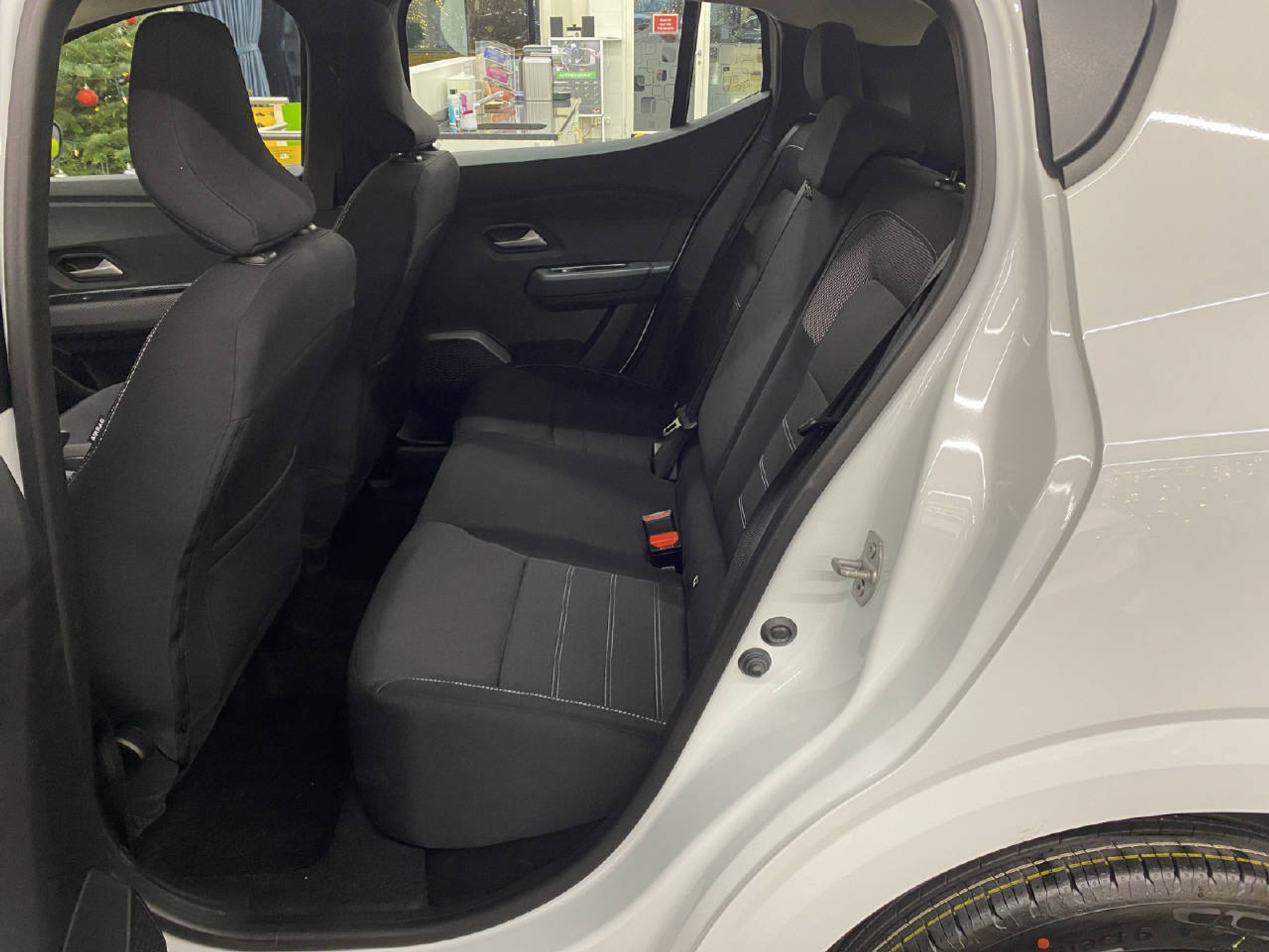 listing desktop thumbnail image 7