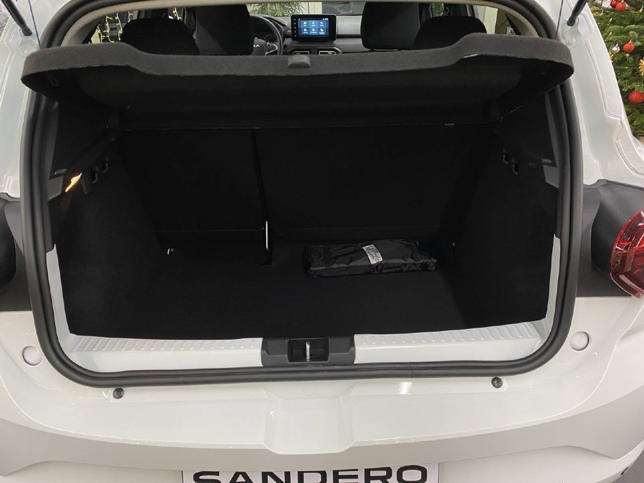 listing desktop thumbnail image 9