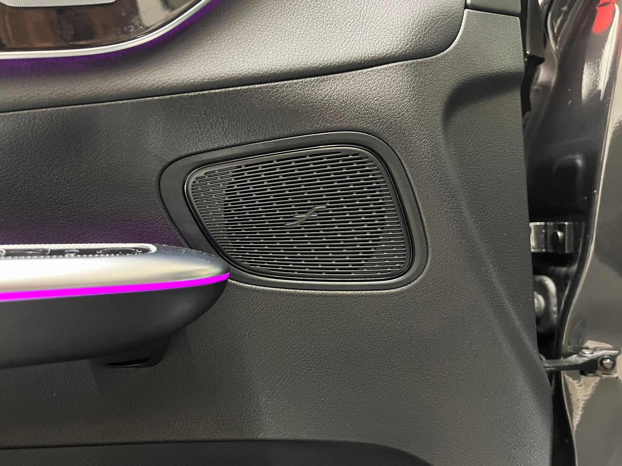 listing desktop thumbnail image 12