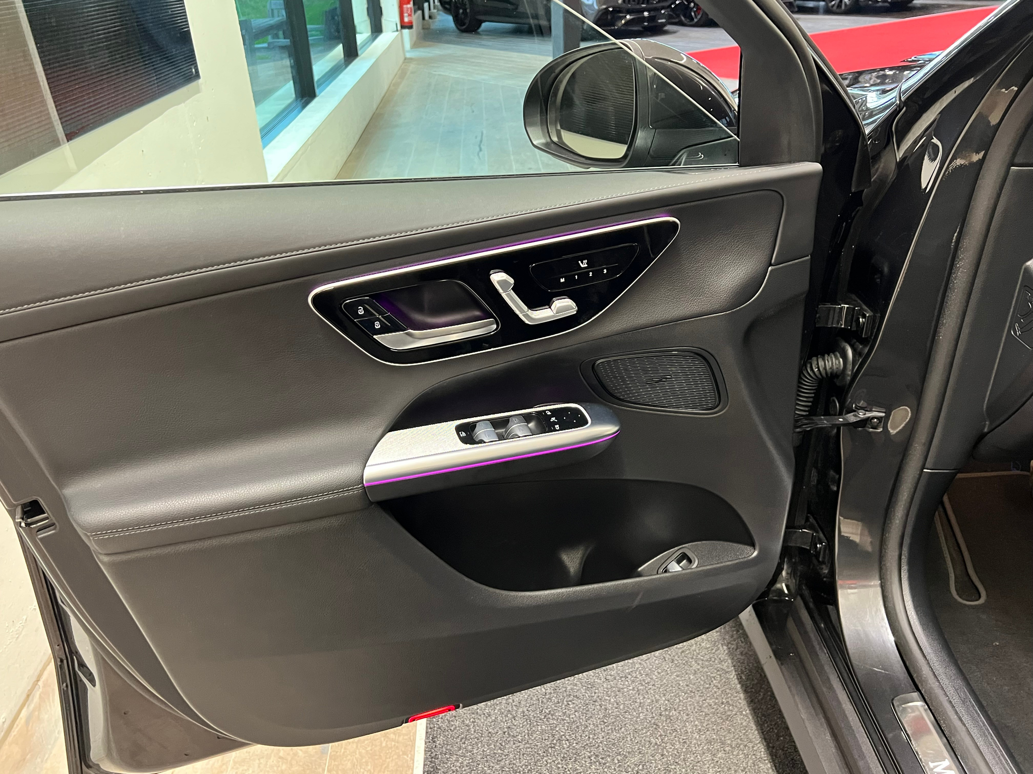 listing desktop thumbnail image 10