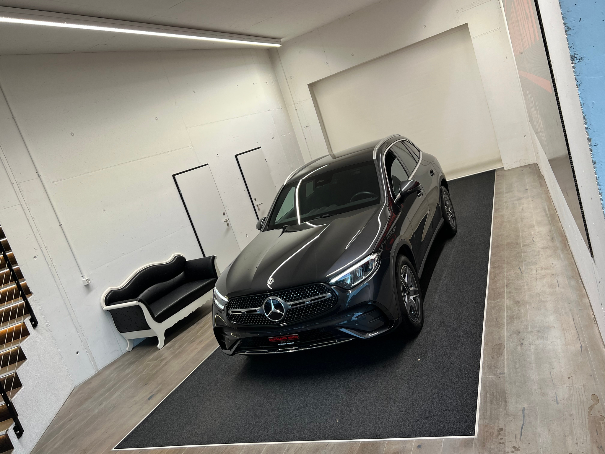 listing desktop thumbnail image 3