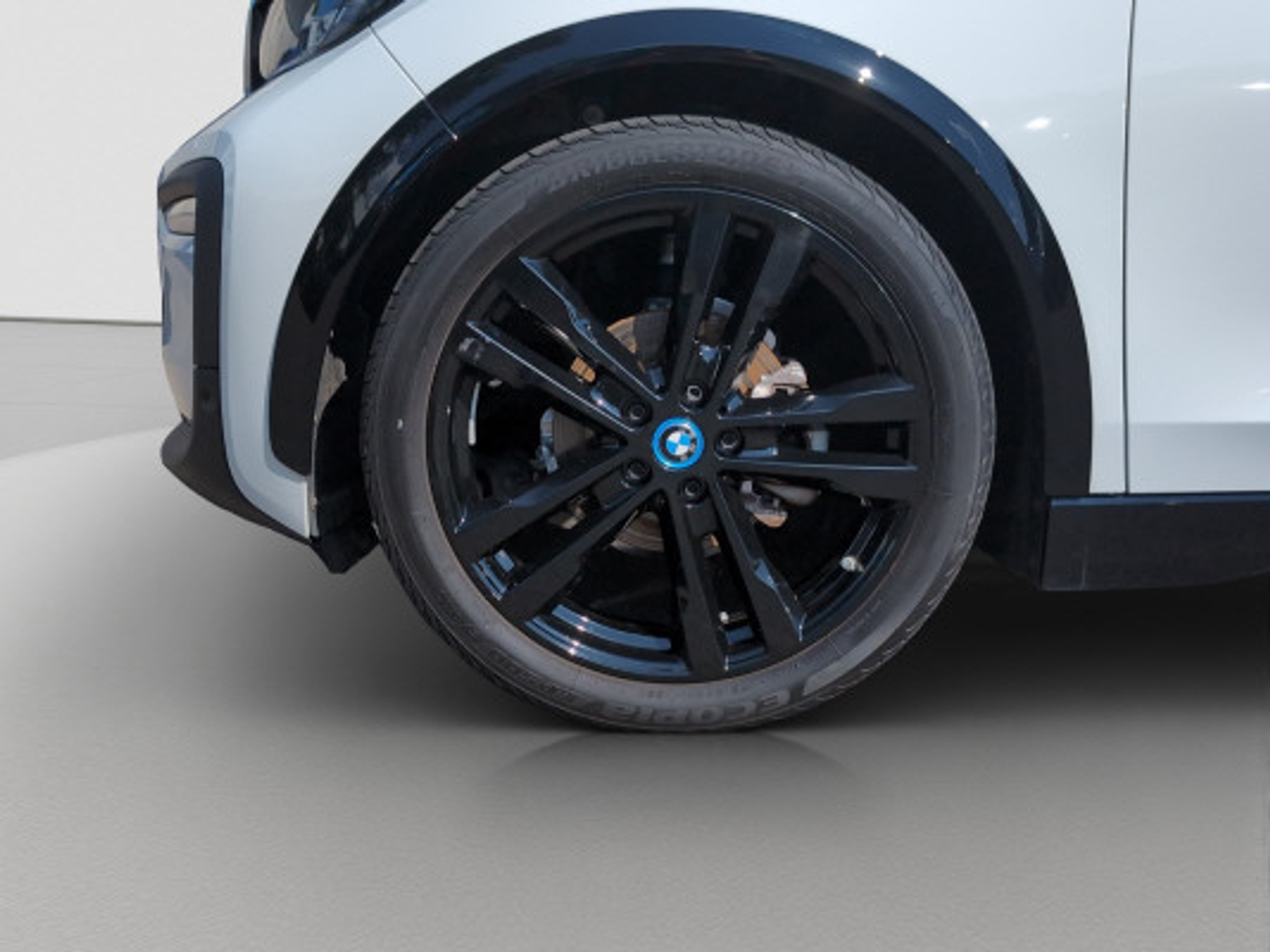 listing desktop thumbnail image 12