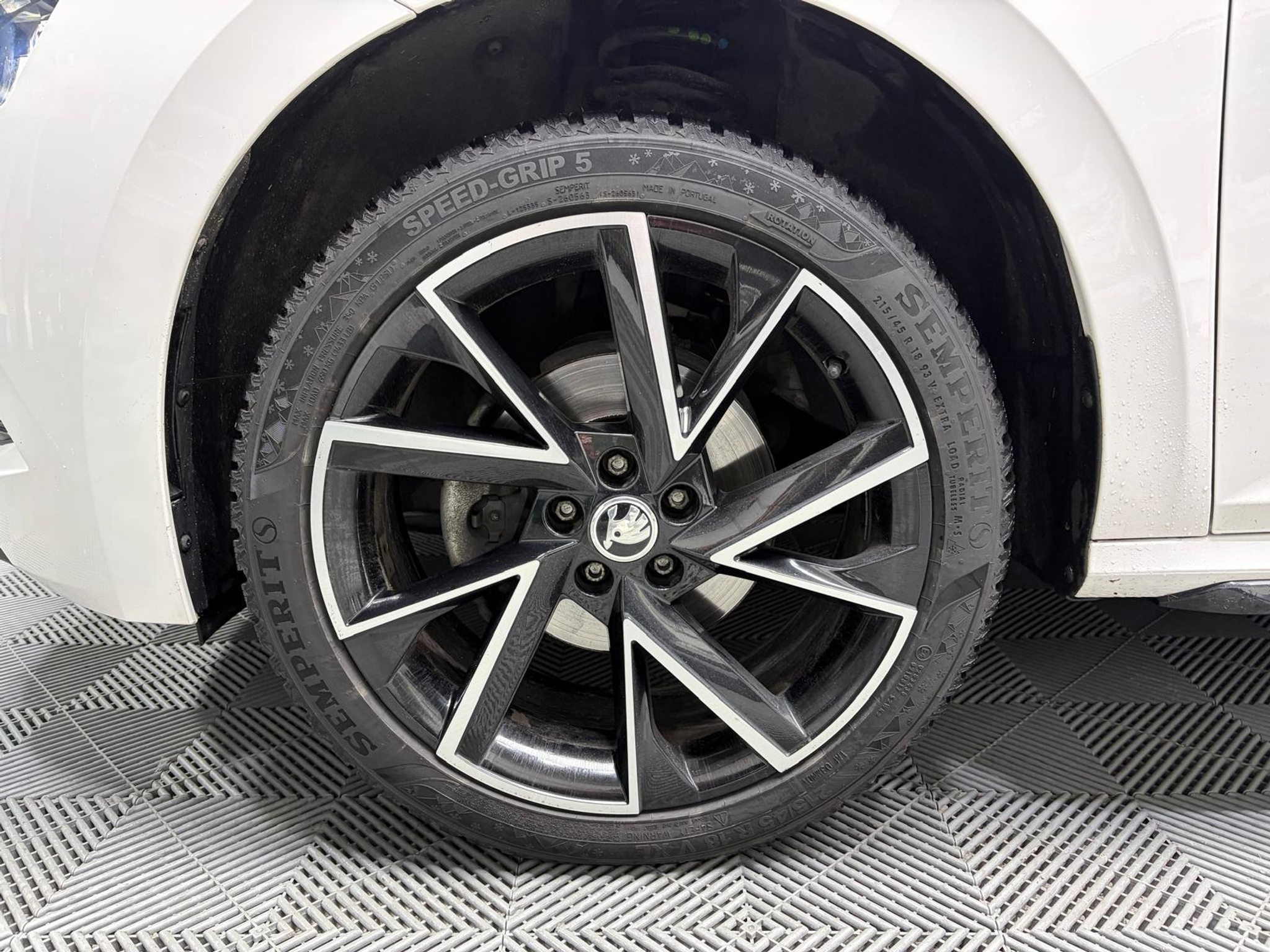 listing desktop thumbnail image 29