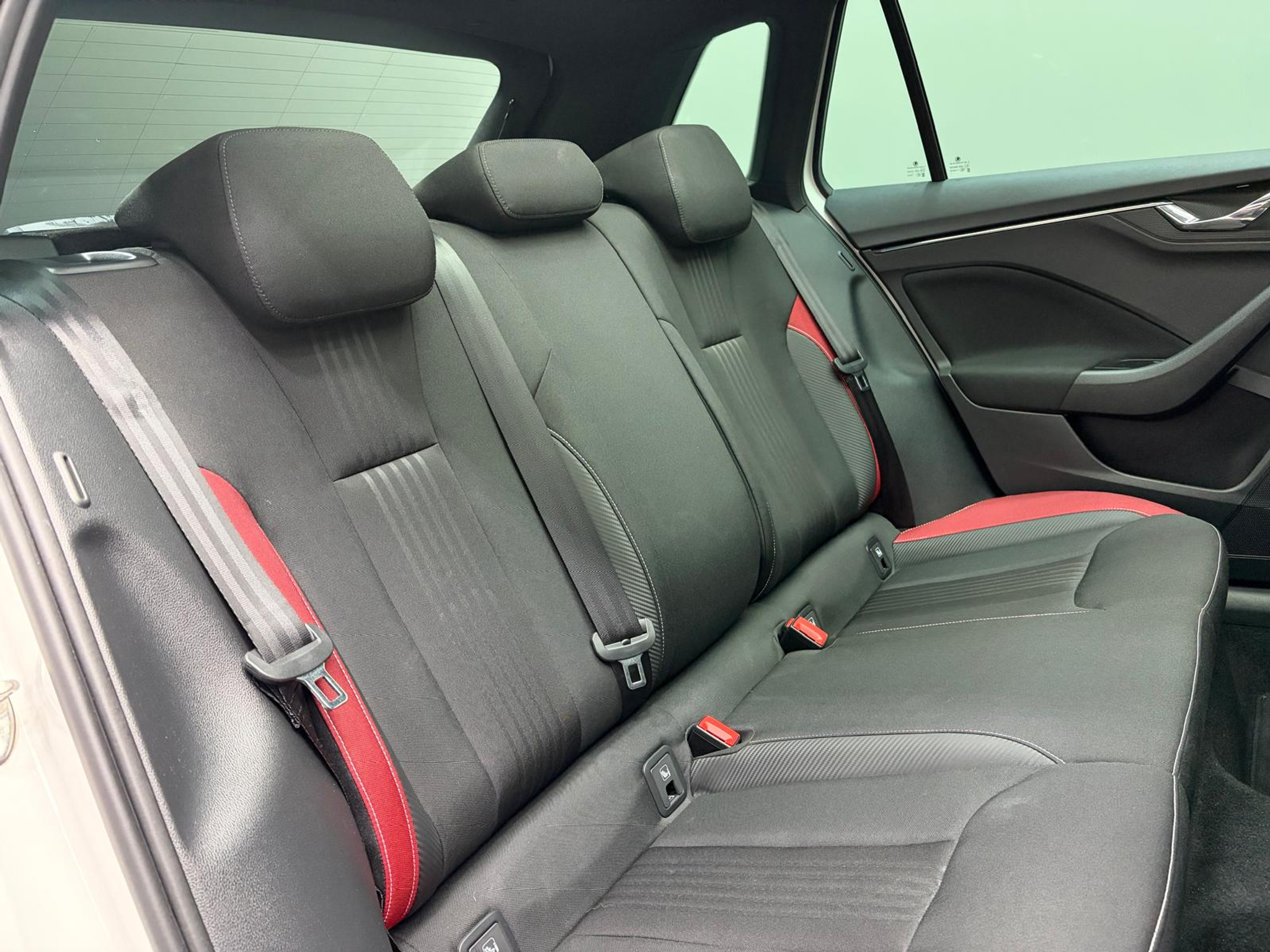 listing desktop thumbnail image 14