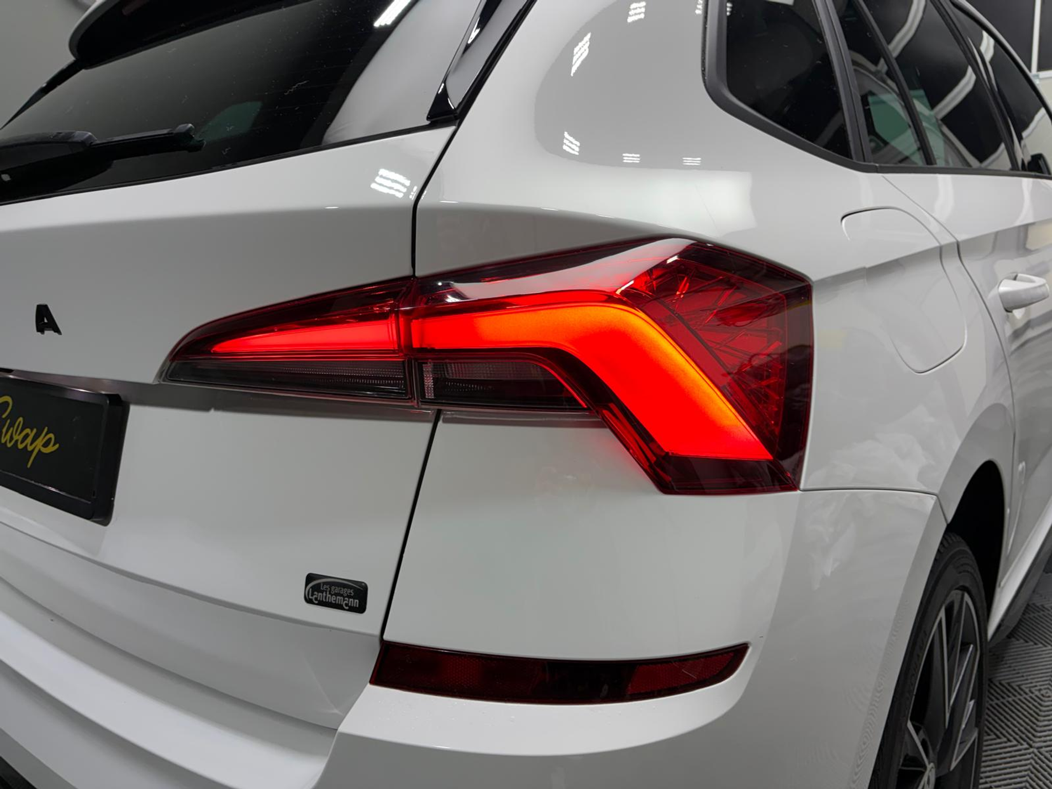 listing desktop thumbnail image 4