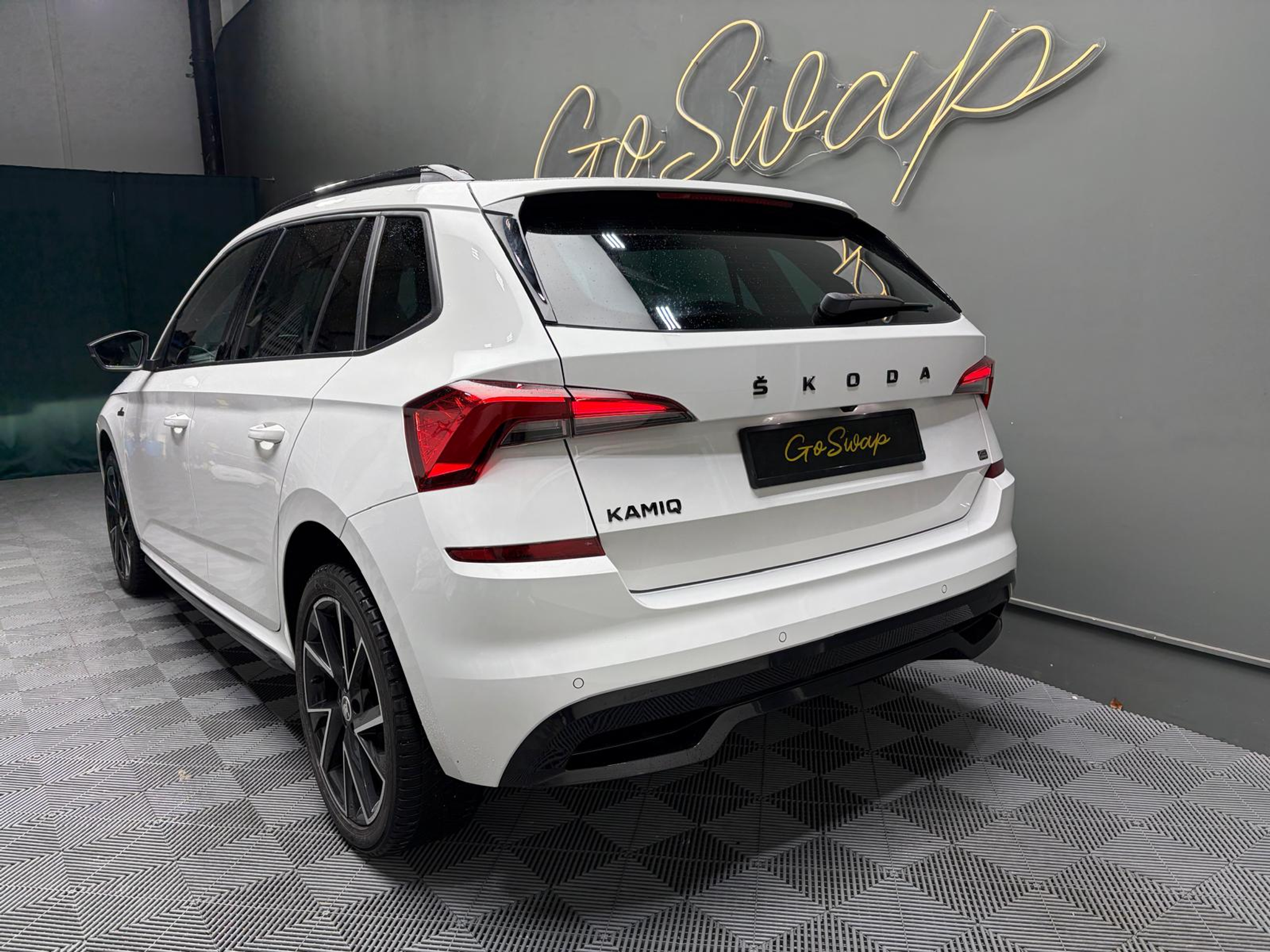 listing desktop thumbnail image 10