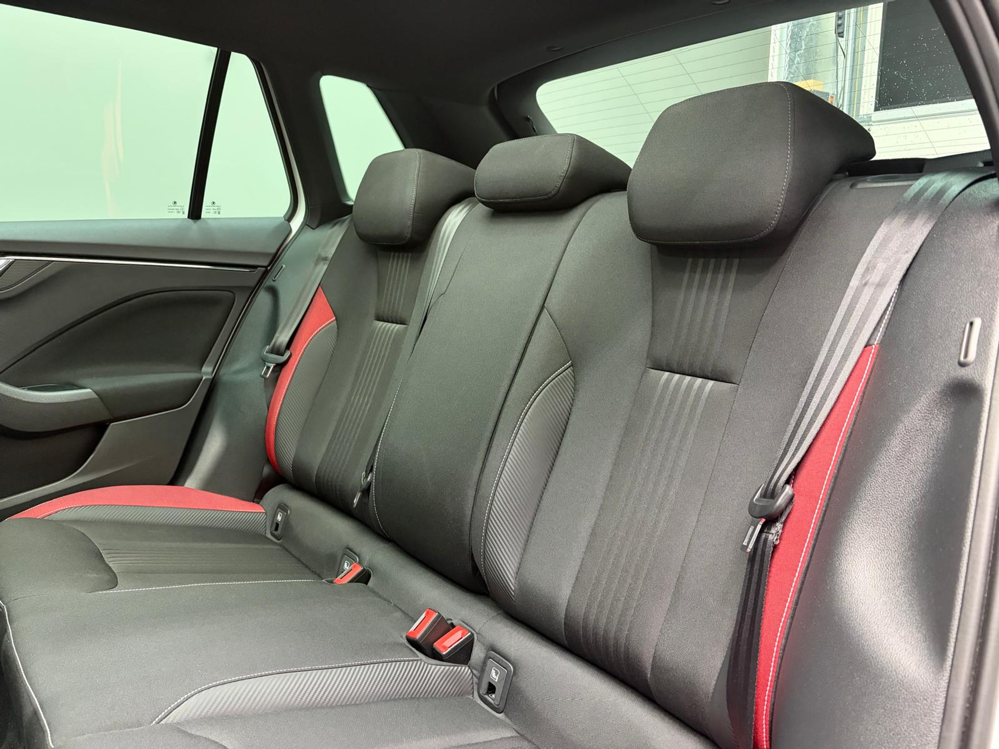 listing desktop thumbnail image 12