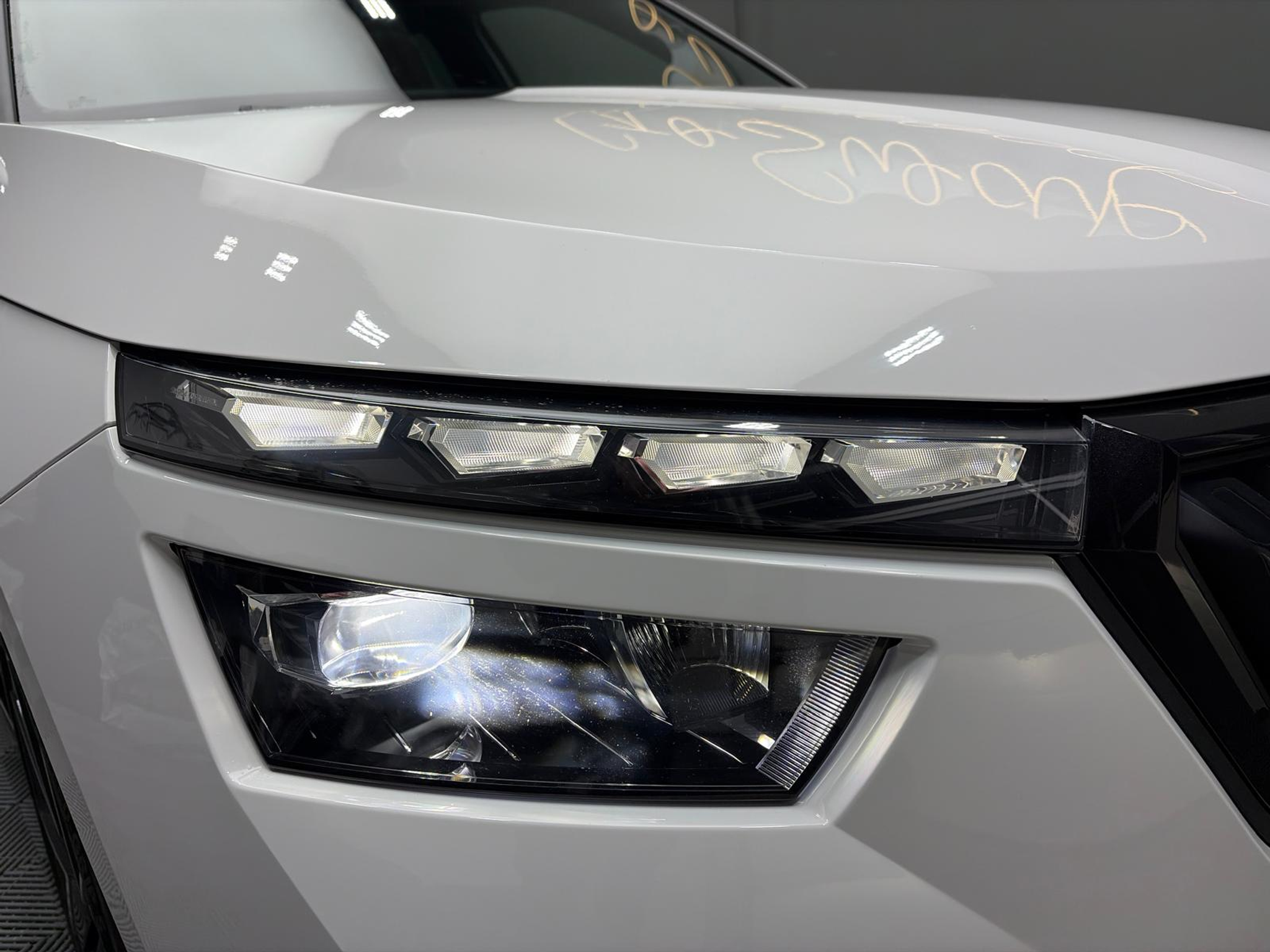 listing desktop thumbnail image 2