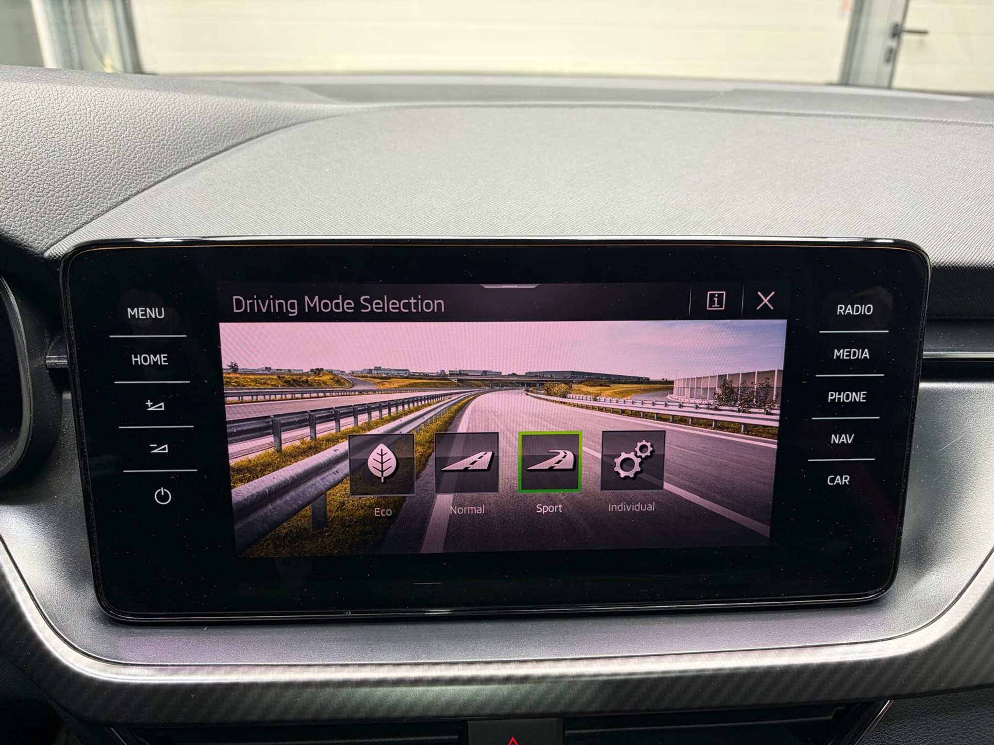 listing desktop thumbnail image 24