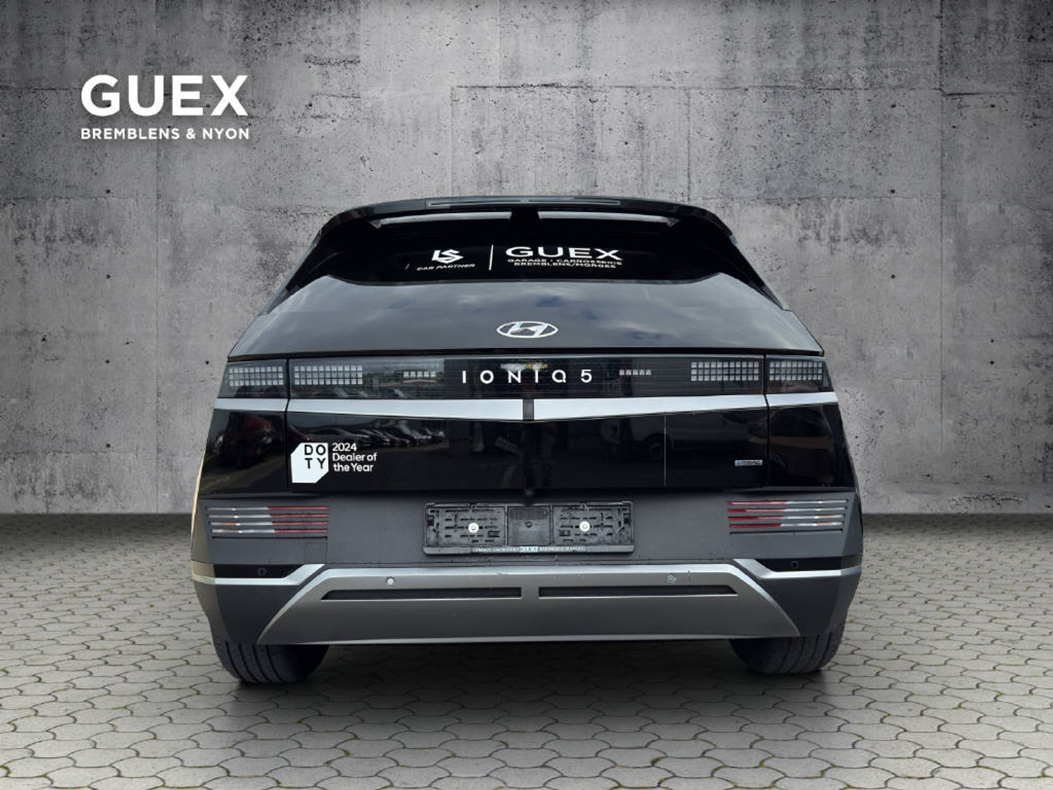 listing desktop thumbnail image 3