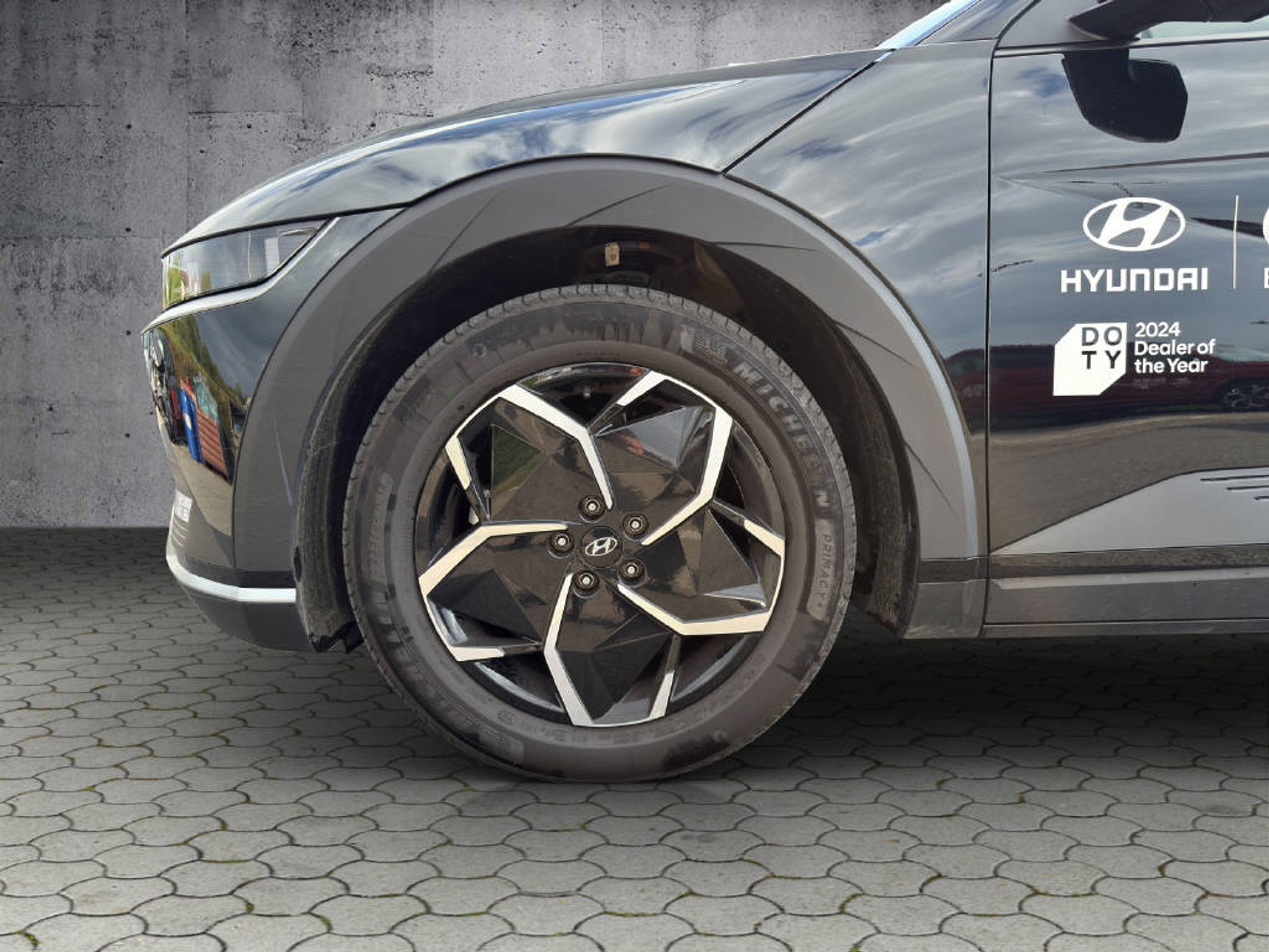 listing desktop thumbnail image 11