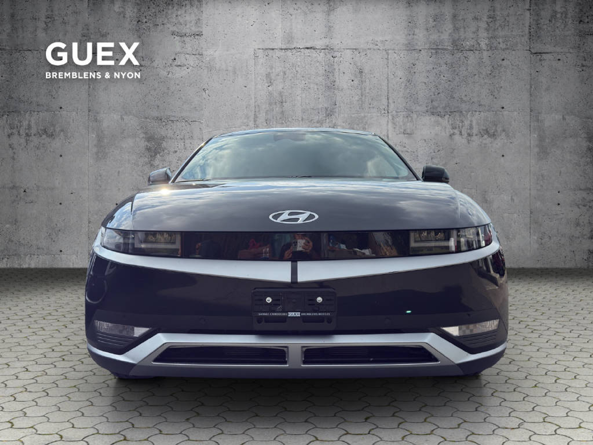 listing desktop thumbnail image 1