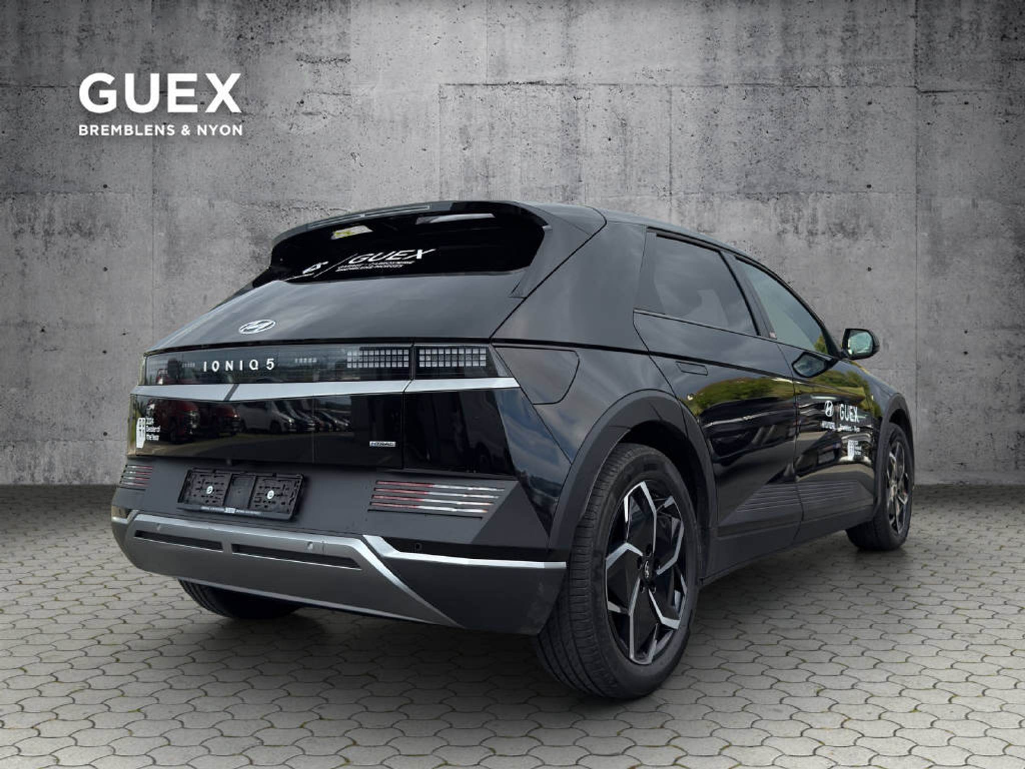 listing desktop thumbnail image 4