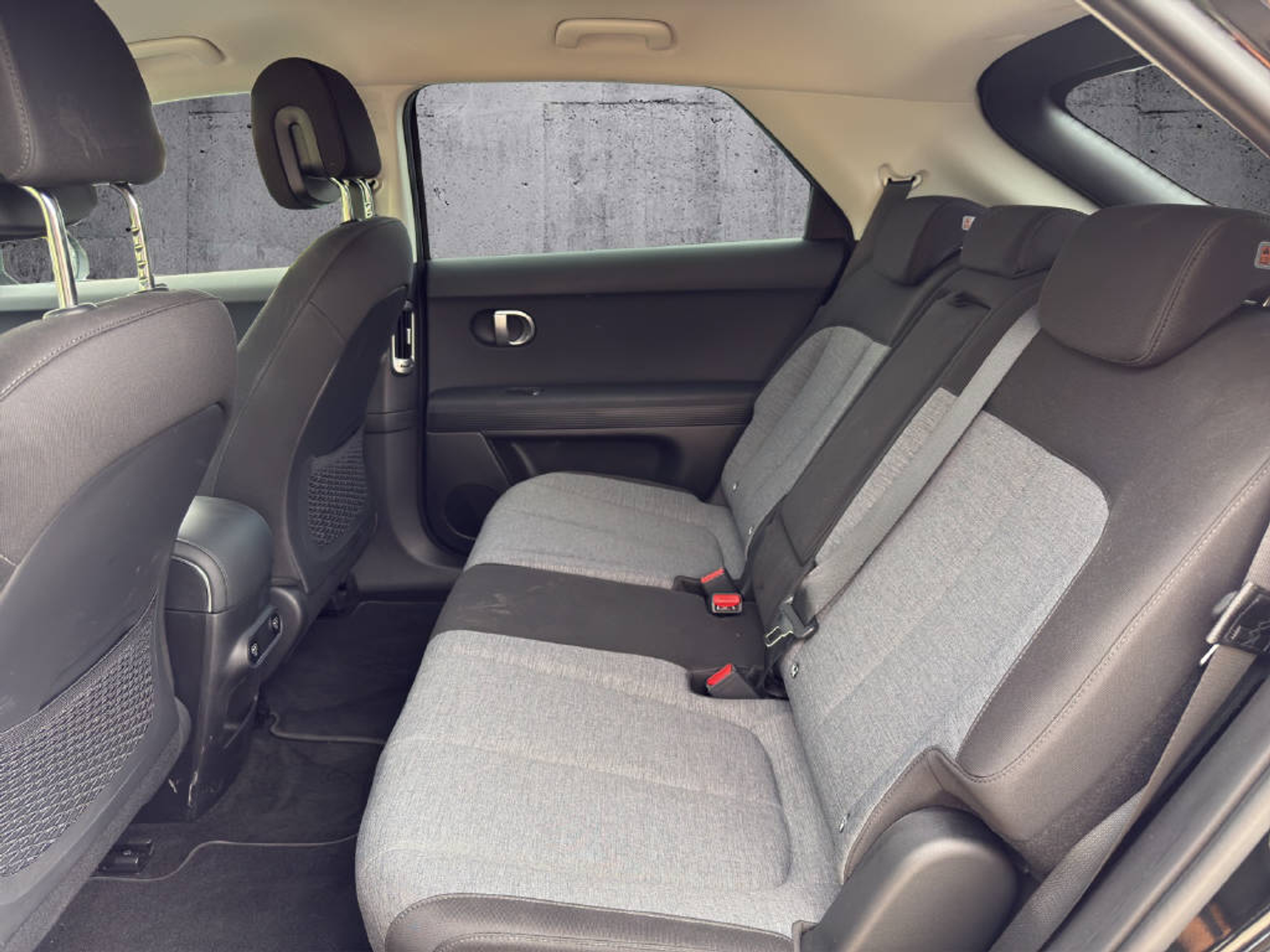 listing desktop thumbnail image 9