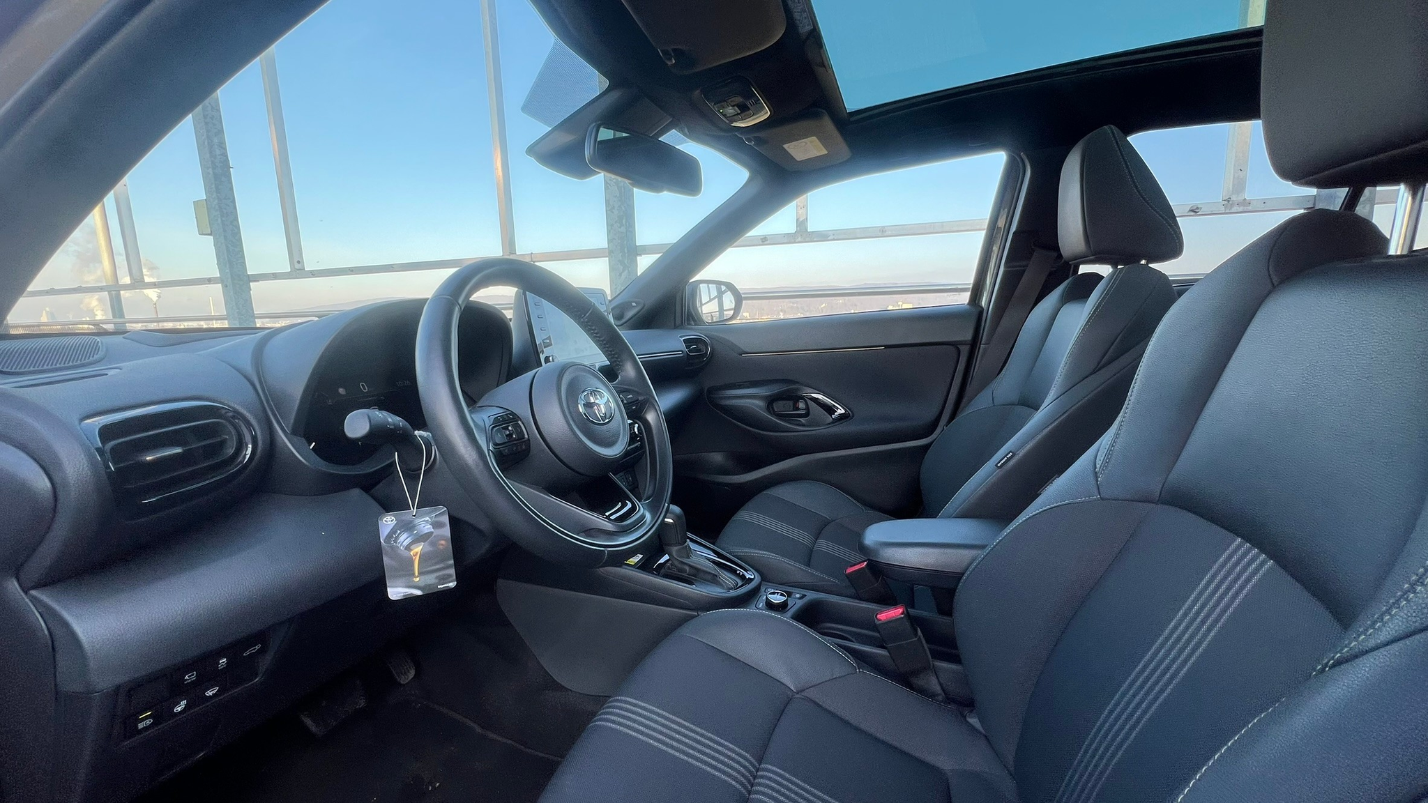 listing desktop thumbnail image 25