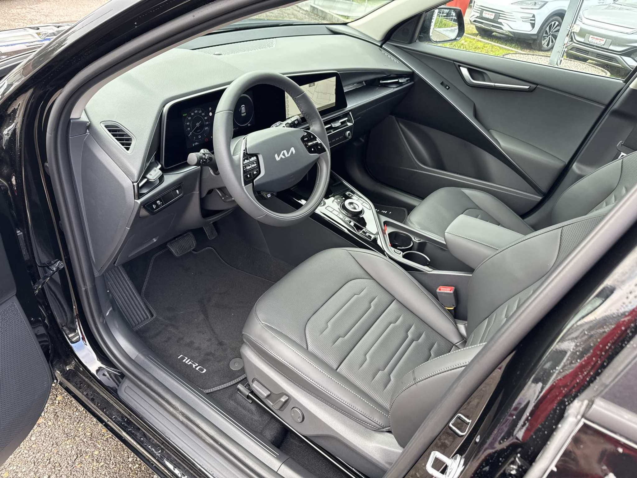 listing desktop thumbnail image 5