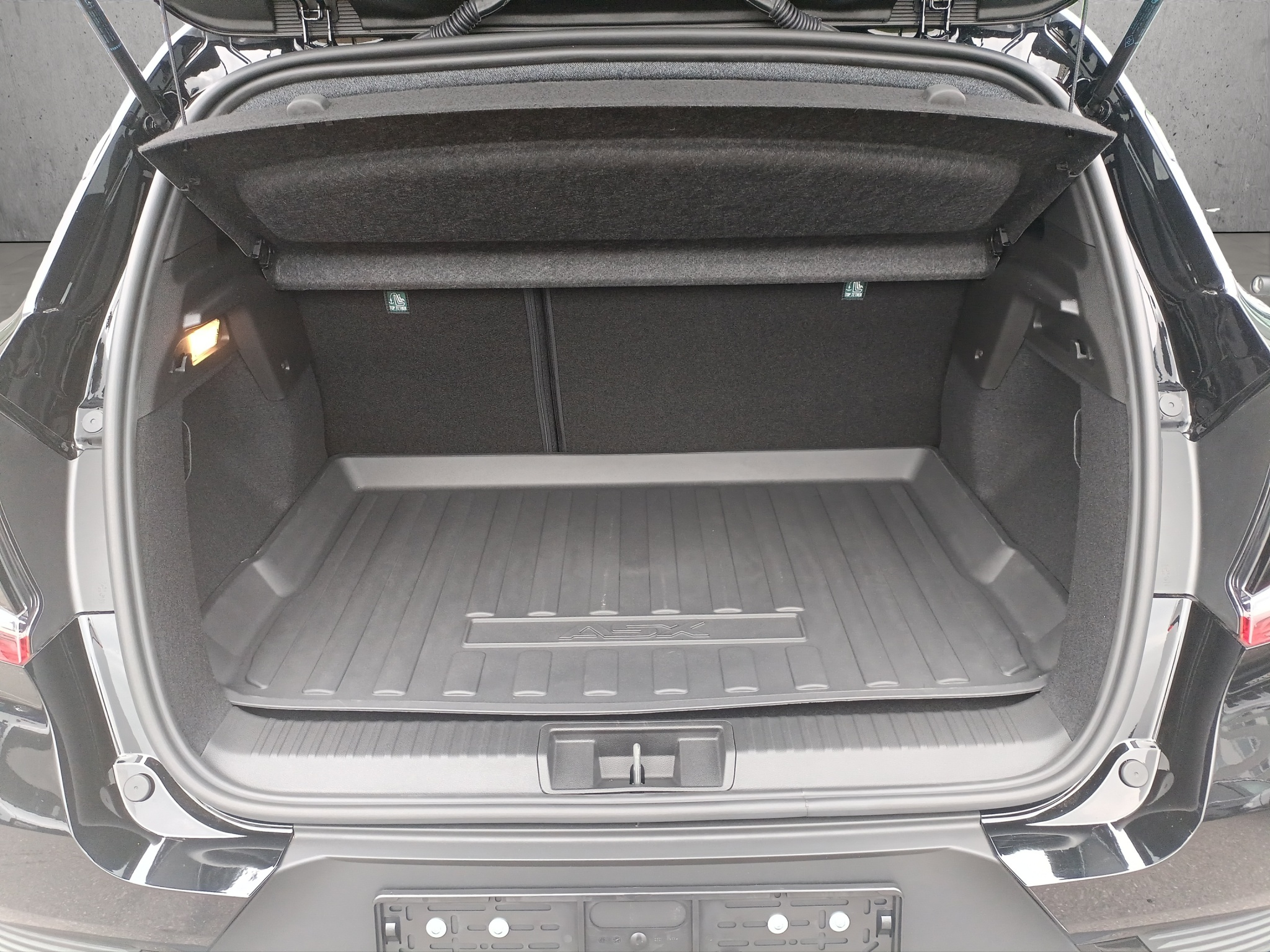 listing desktop thumbnail image 13