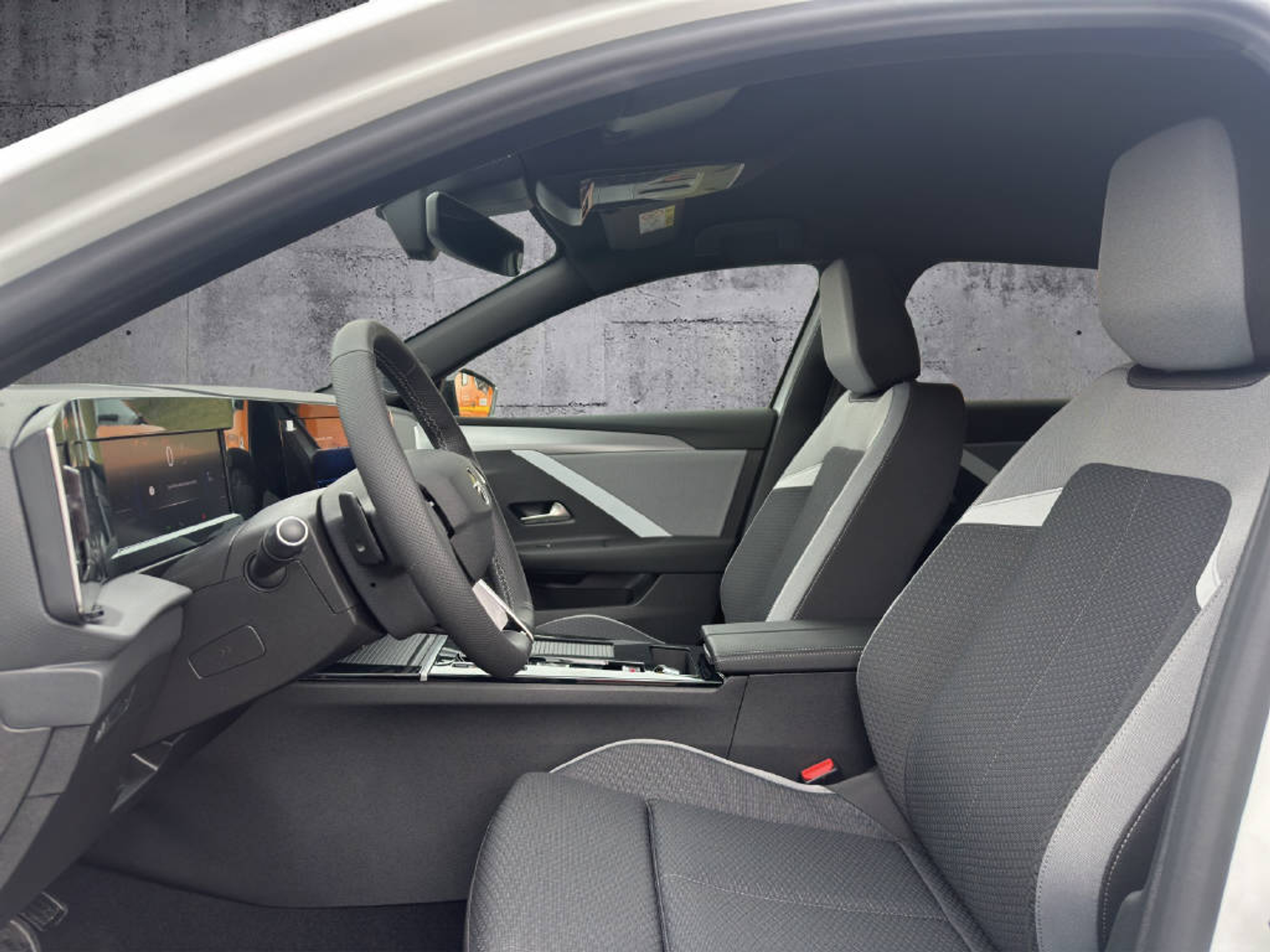 listing desktop thumbnail image 6