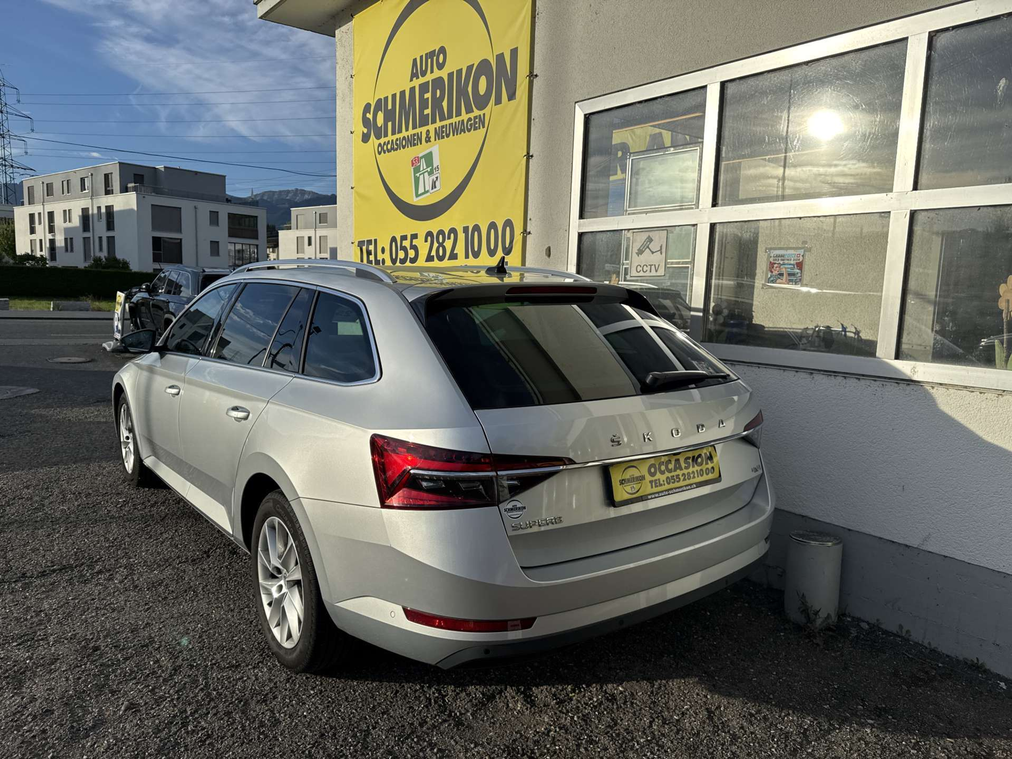 listing desktop thumbnail image 2