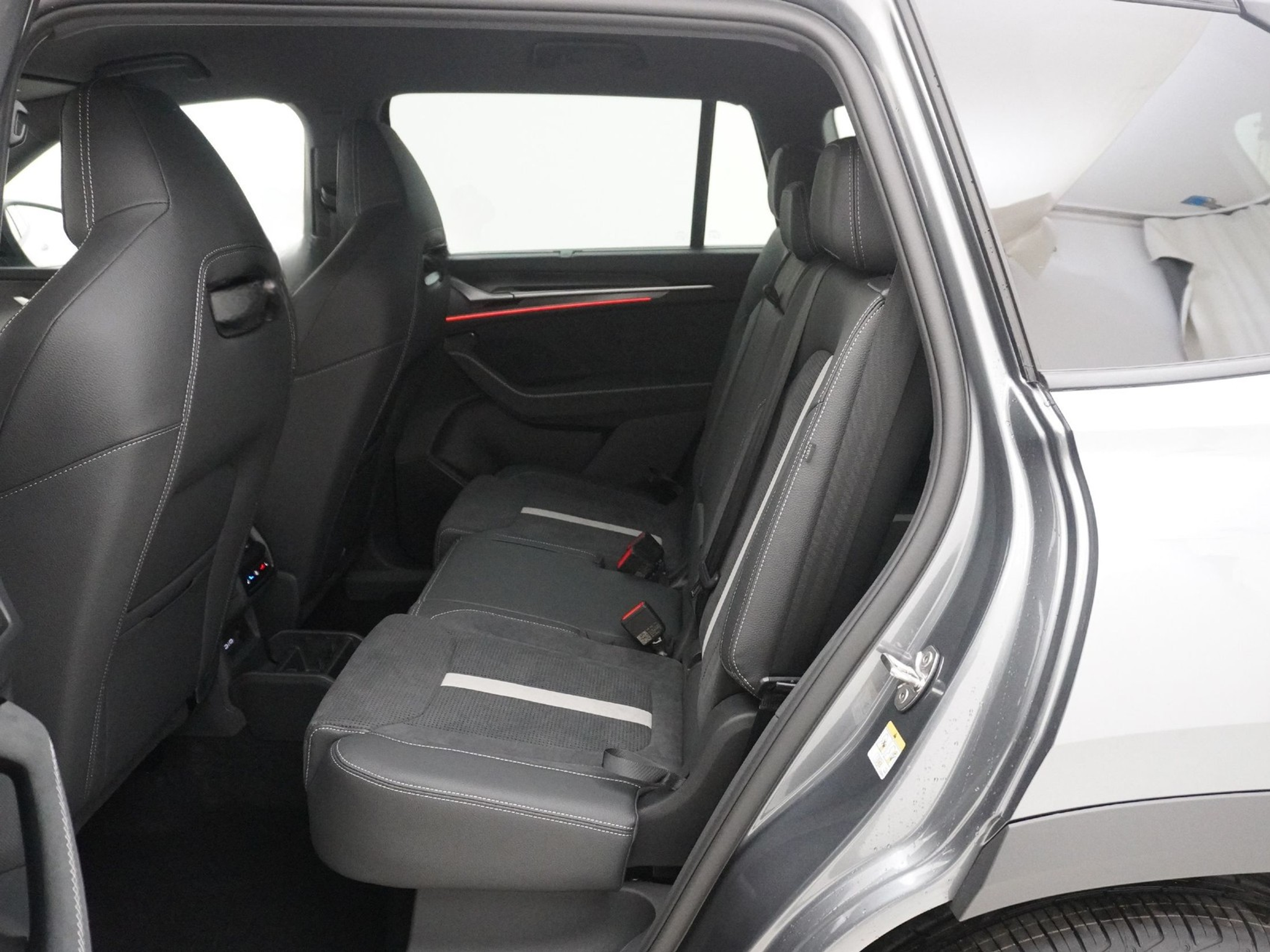 listing desktop thumbnail image 14