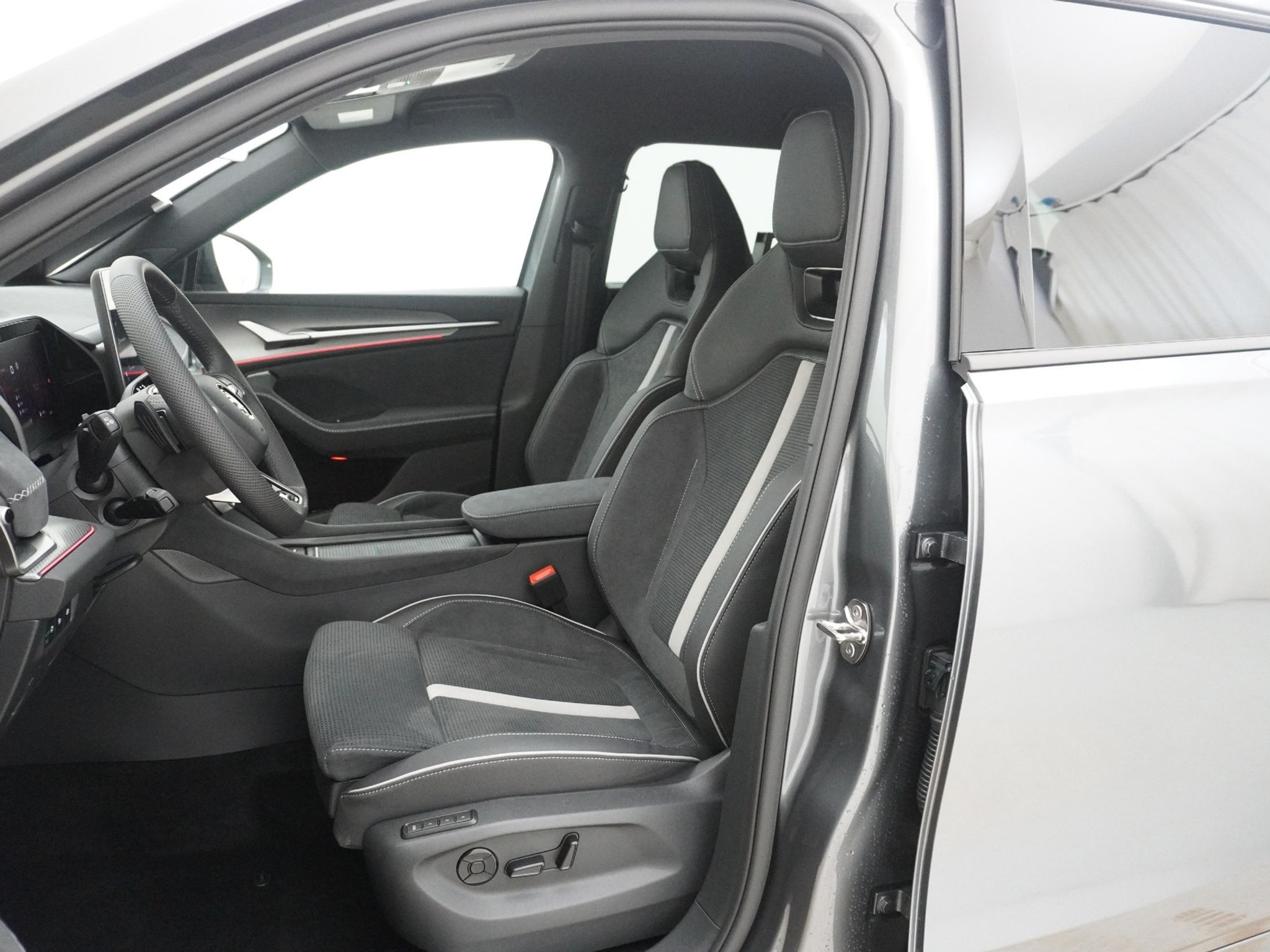 listing desktop thumbnail image 12