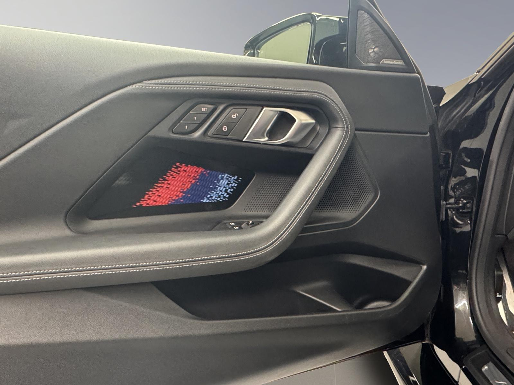 listing desktop thumbnail image 12