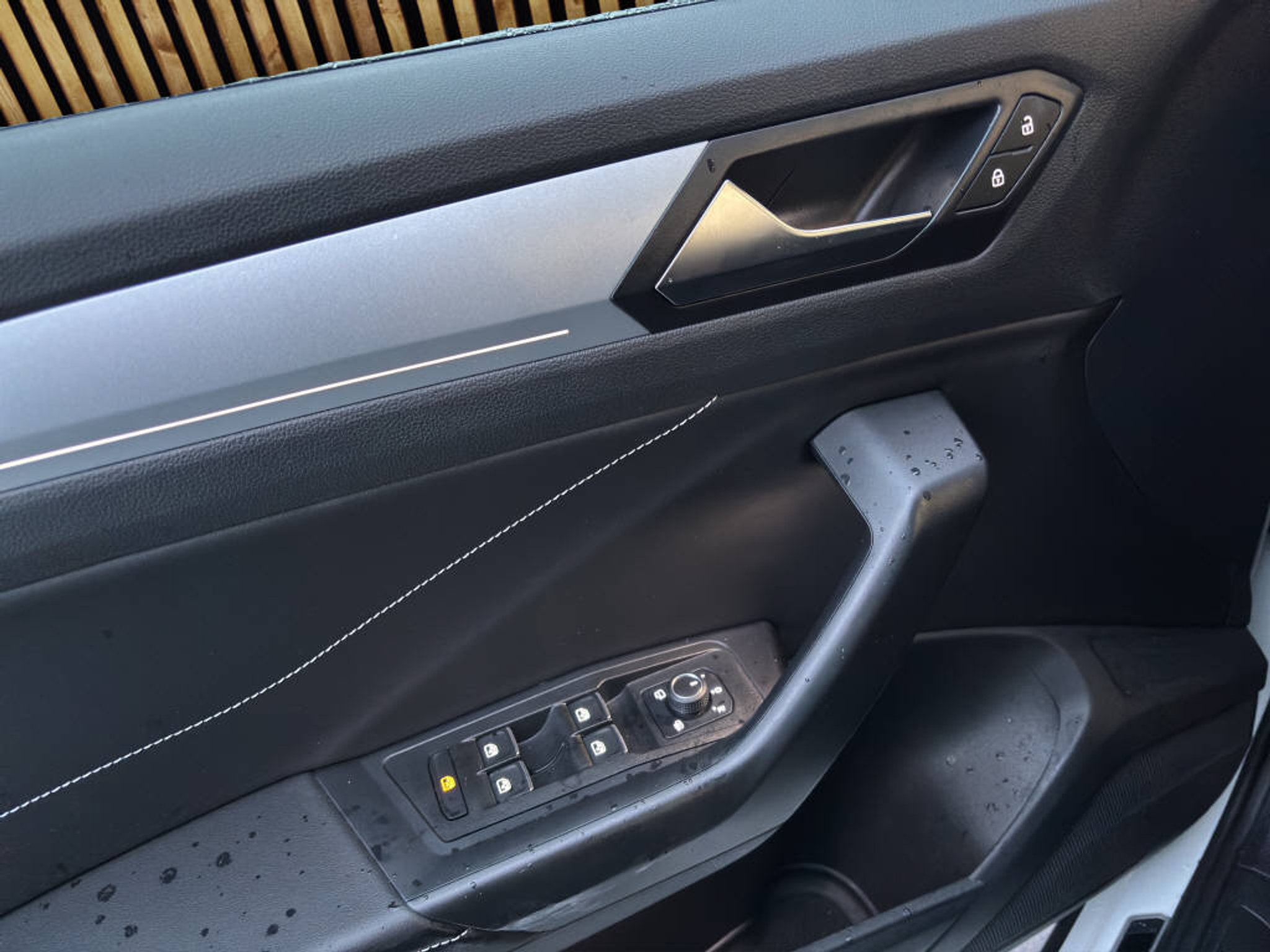 listing desktop thumbnail image 13