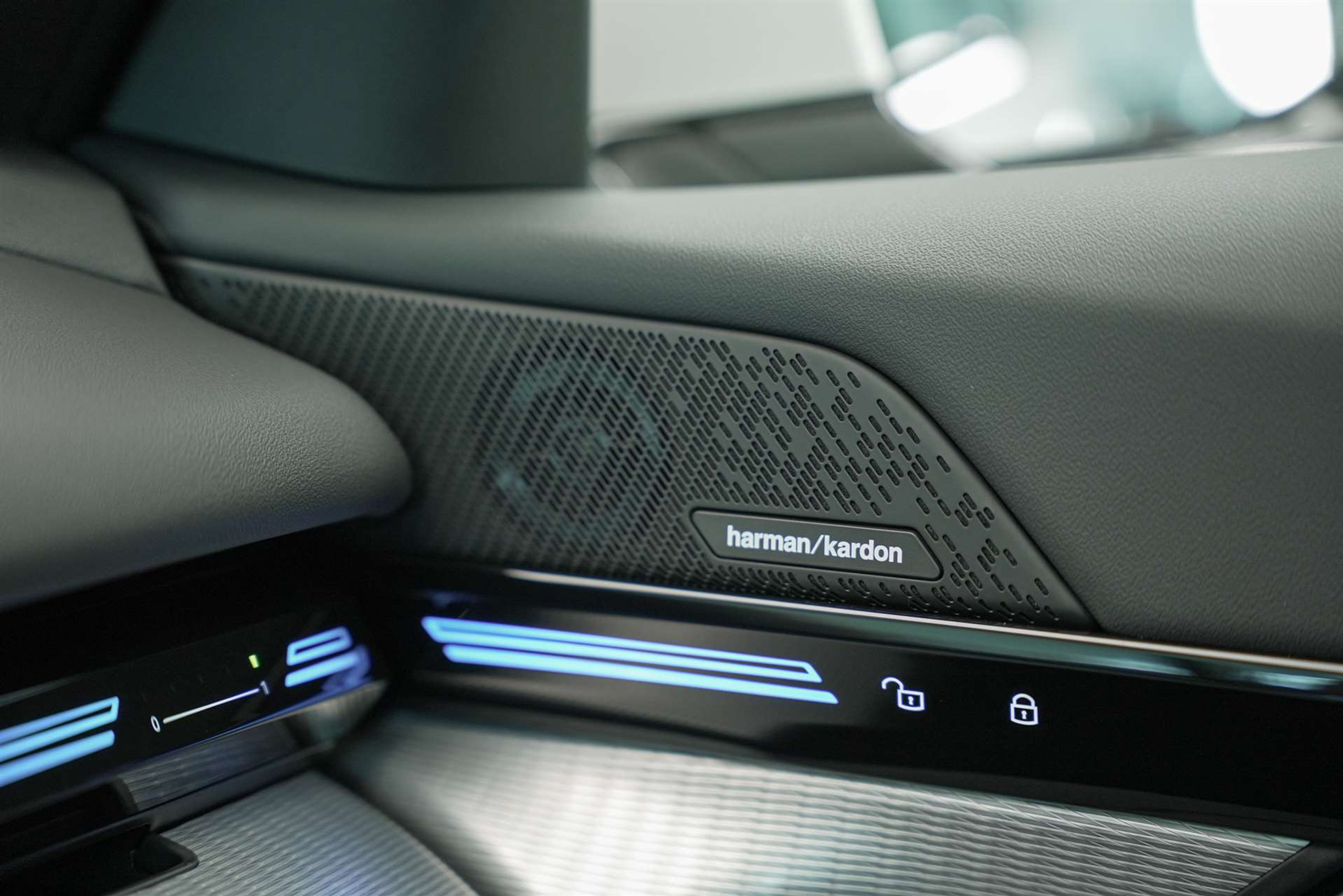 listing desktop thumbnail image 27